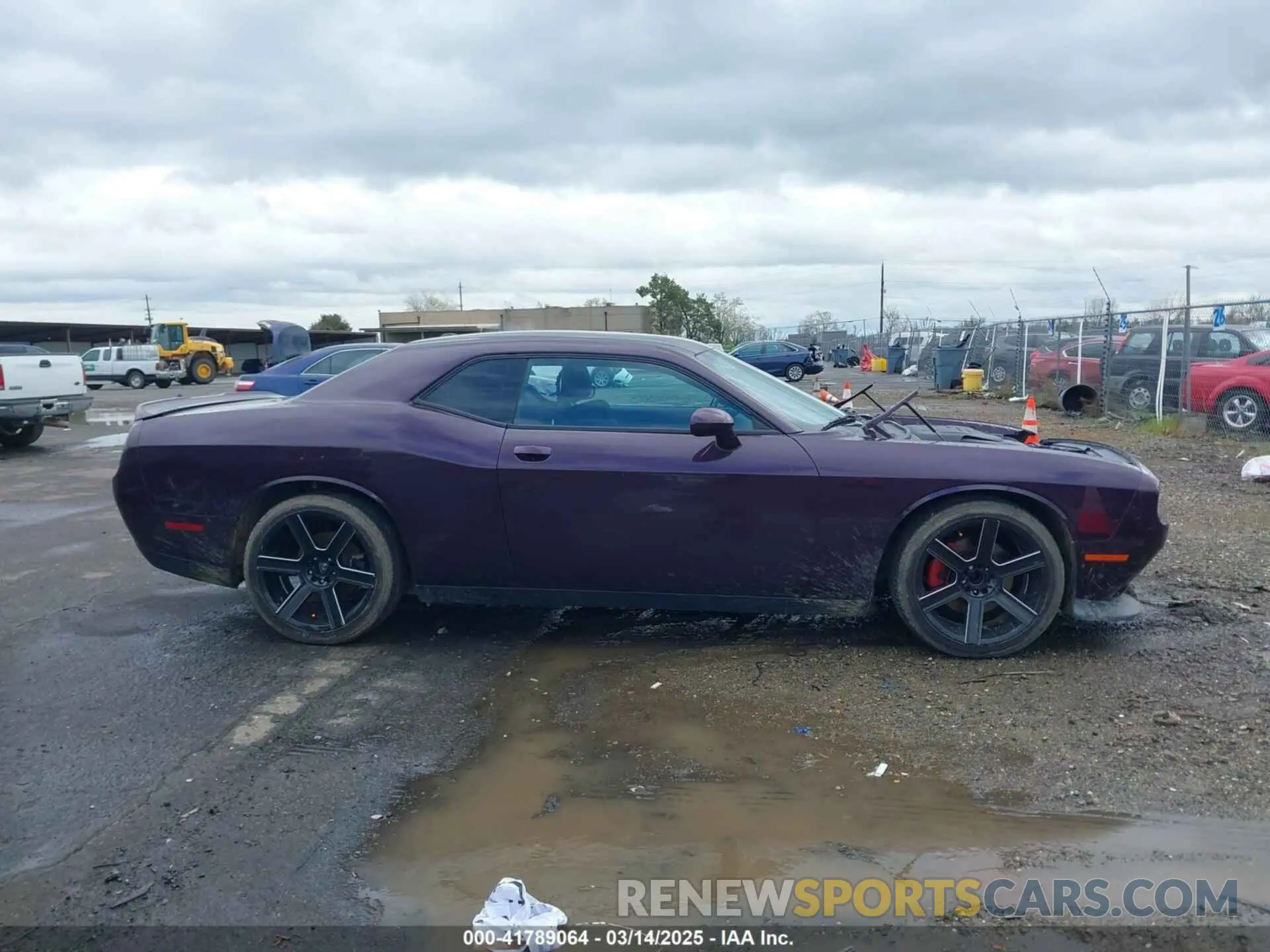 12 Photograph of a damaged car 2C3CDZJG5LH236715 DODGE CHALLENGER 2020