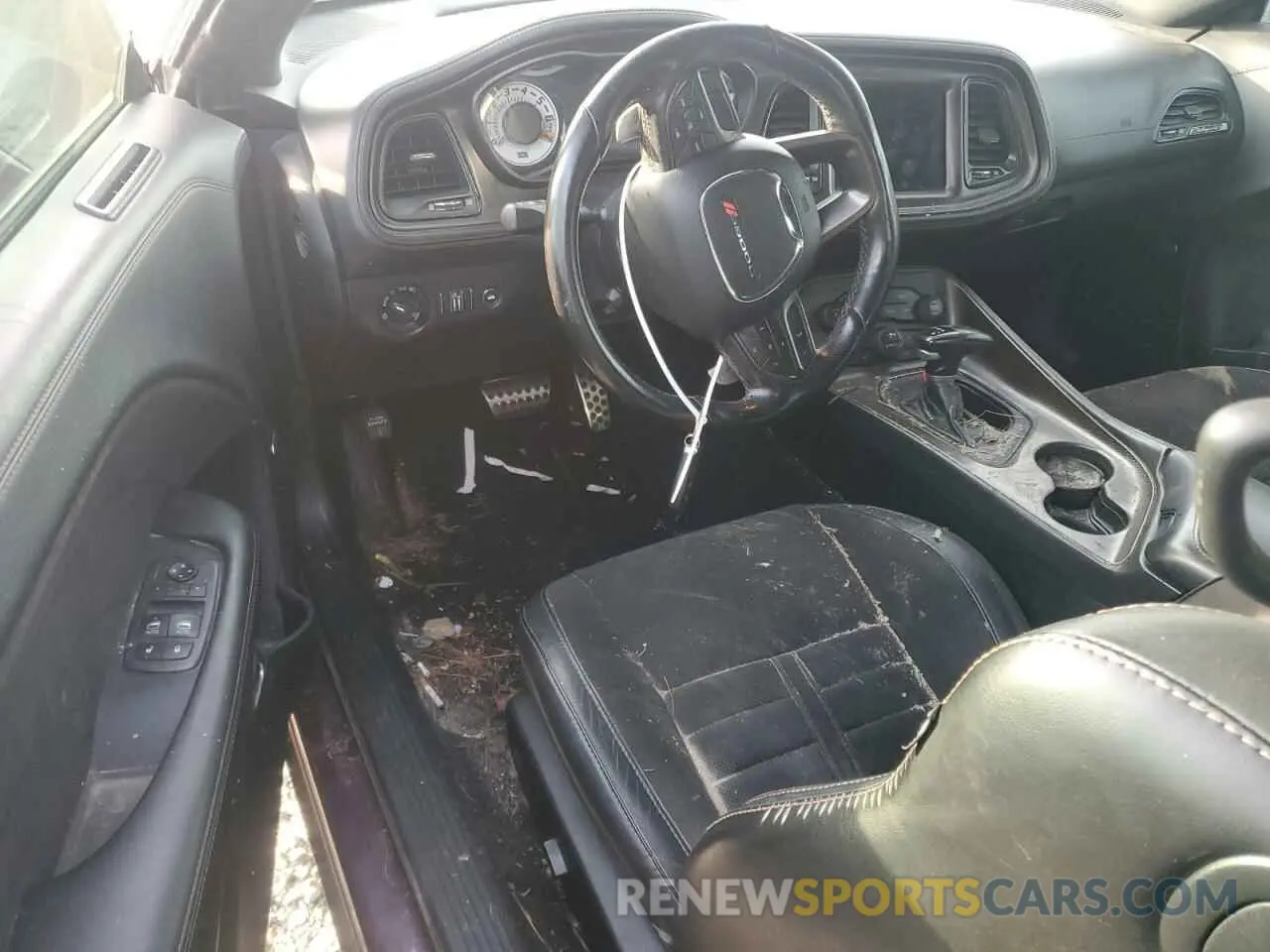 8 Photograph of a damaged car 2C3CDZJG8LH155952 DODGE CHALLENGER 2020