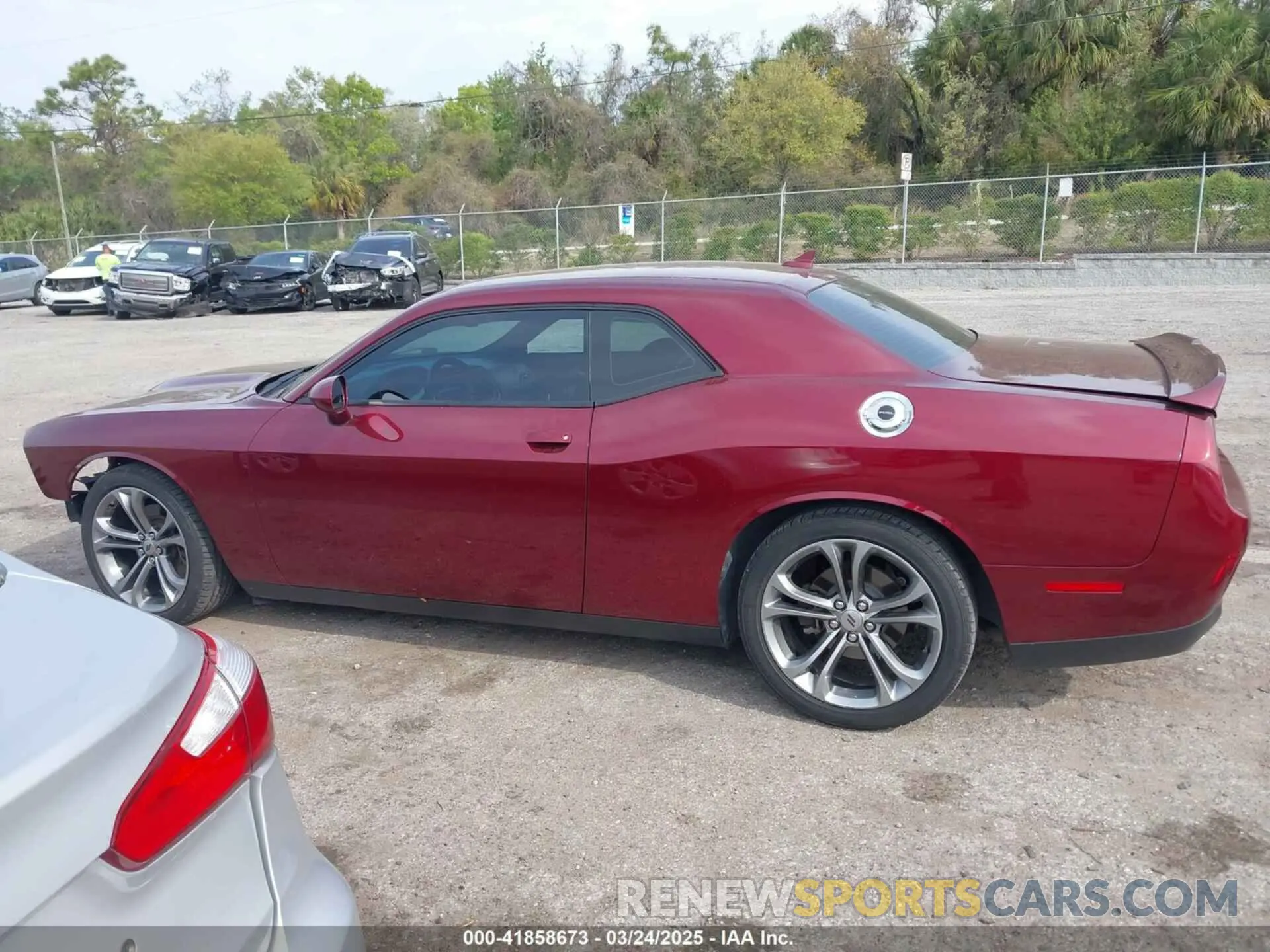 14 Photograph of a damaged car 2C3CDZJG9LH231100 DODGE CHALLENGER 2020