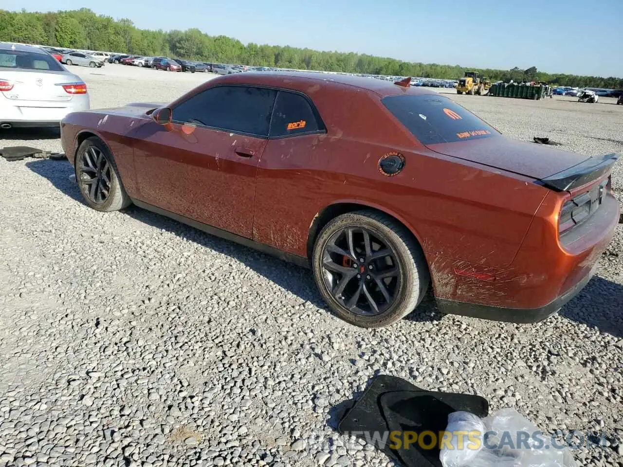 2 Photograph of a damaged car 2C3CDZJGXLH196499 DODGE CHALLENGER 2020