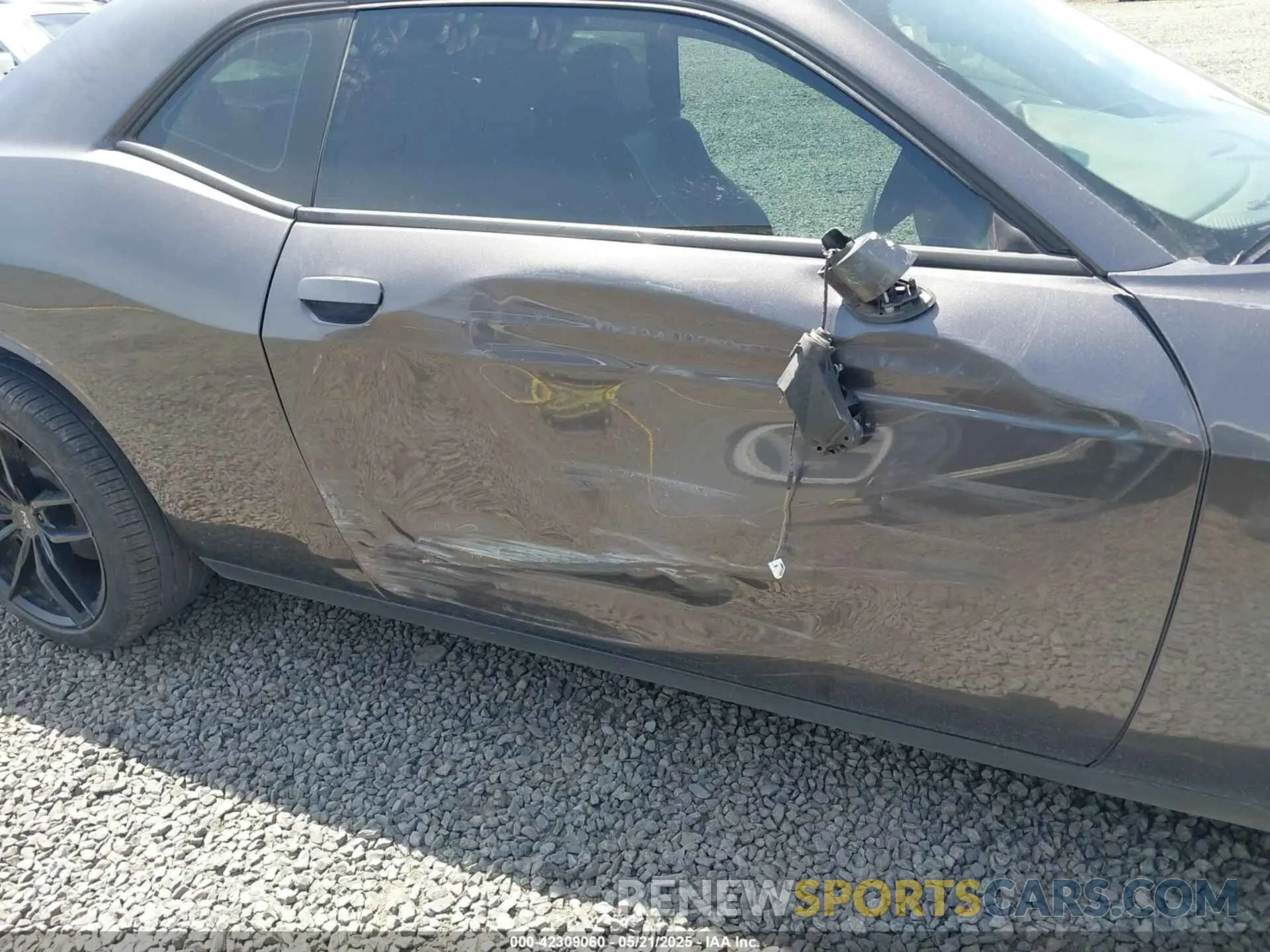18 Photograph of a damaged car 2C3CDZKG0LH104525 DODGE CHALLENGER 2020