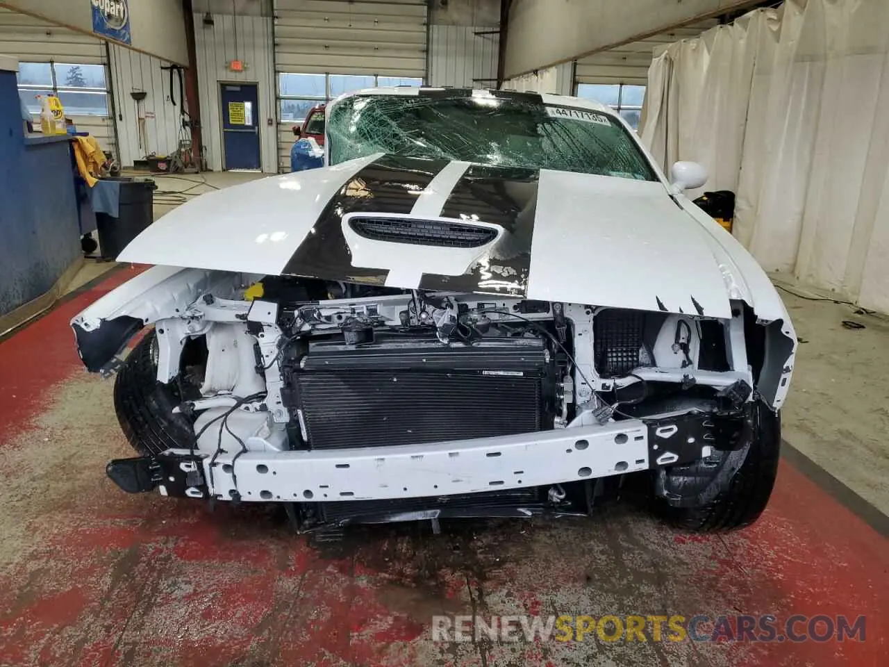 5 Photograph of a damaged car 2C3CDZKG2LH155170 DODGE CHALLENGER 2020