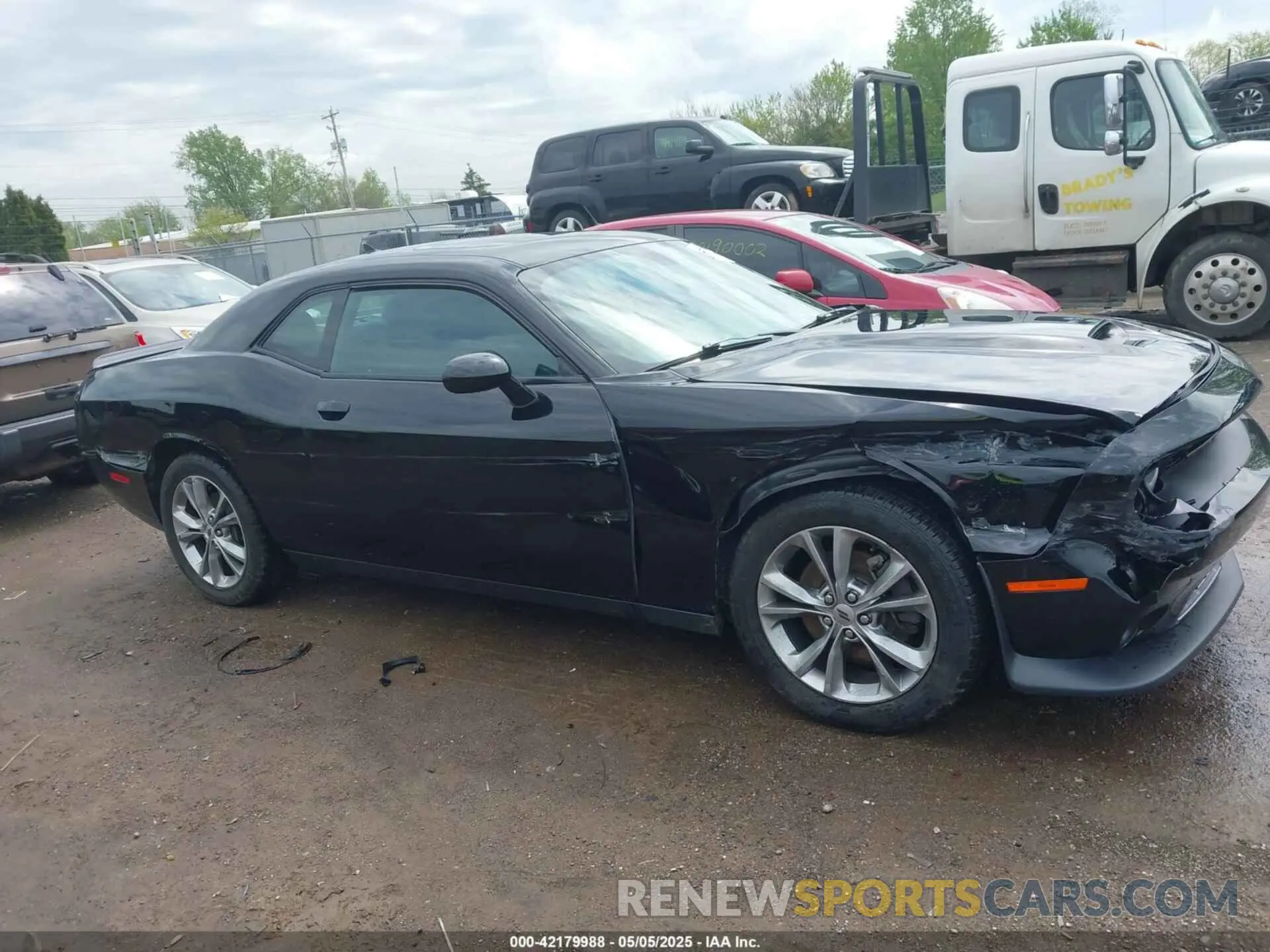 13 Photograph of a damaged car 2C3CDZKG5LH106271 DODGE CHALLENGER 2020