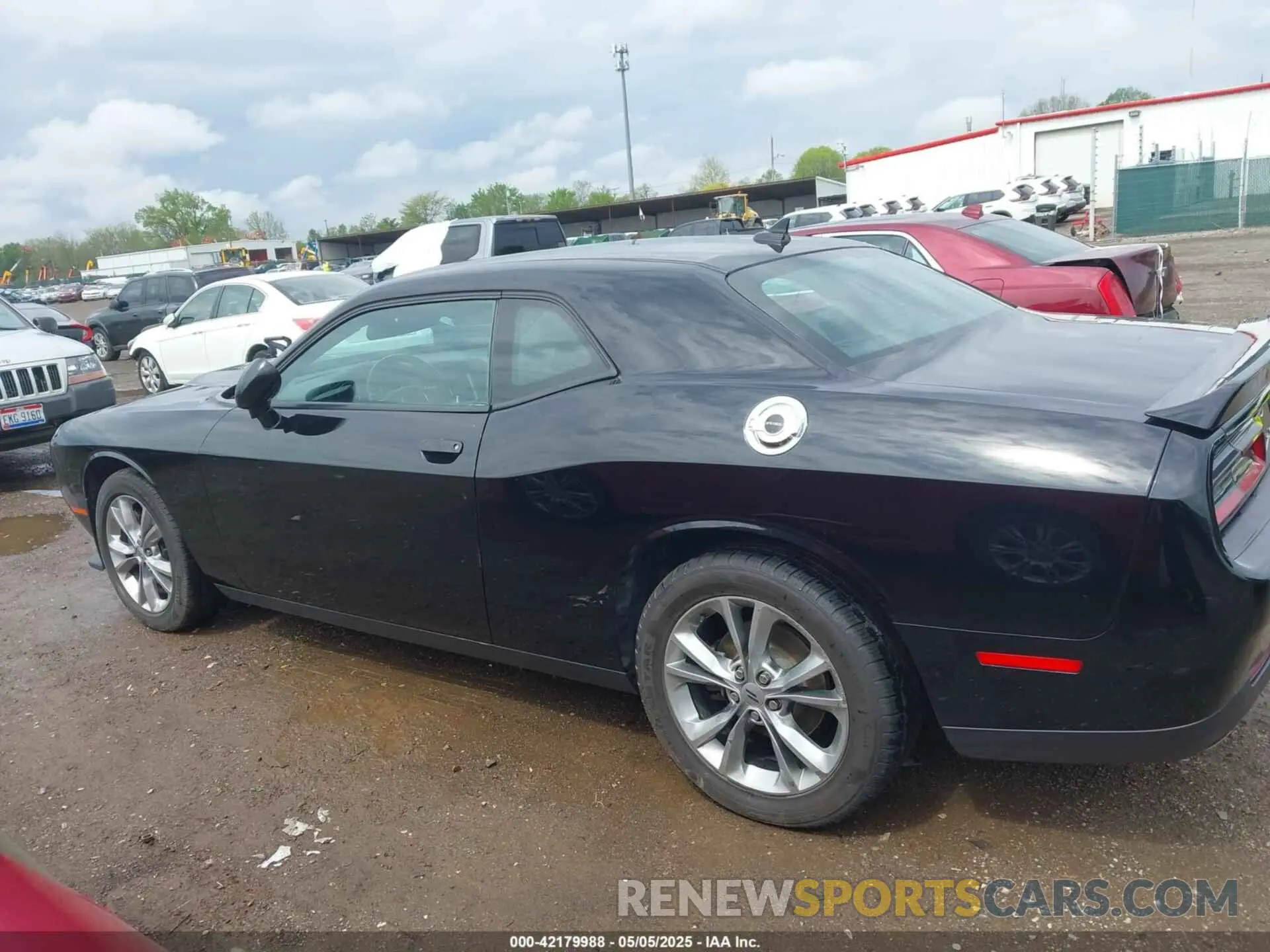 14 Photograph of a damaged car 2C3CDZKG5LH106271 DODGE CHALLENGER 2020