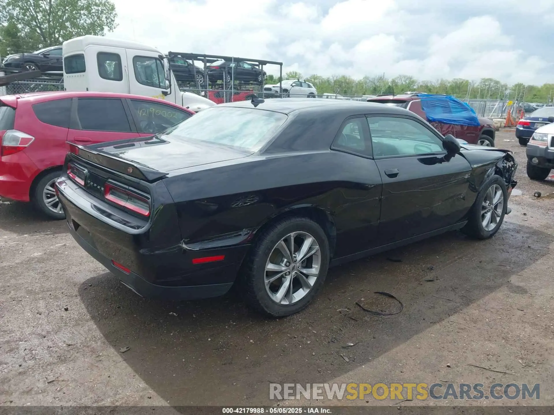 4 Photograph of a damaged car 2C3CDZKG5LH106271 DODGE CHALLENGER 2020