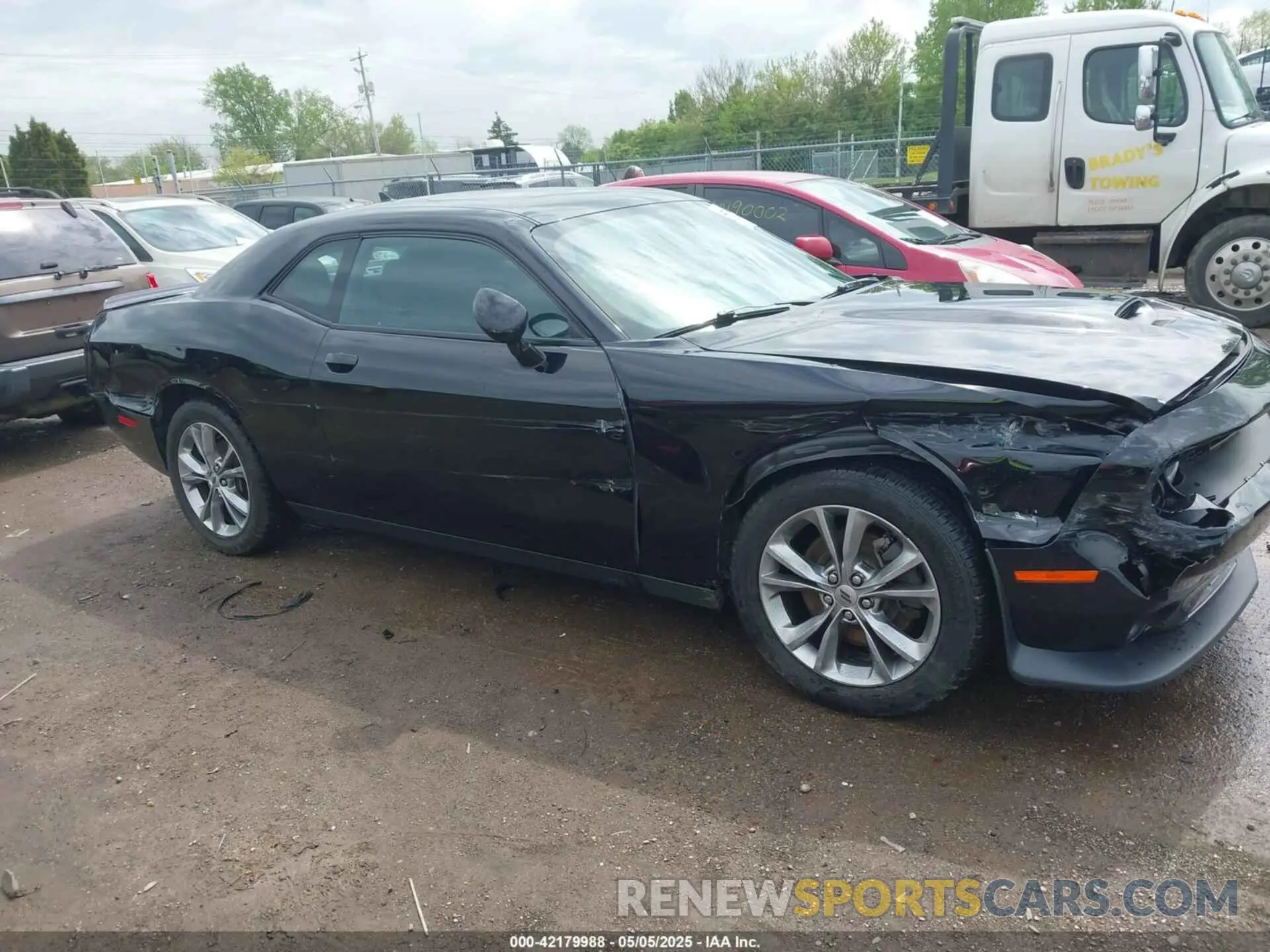 6 Photograph of a damaged car 2C3CDZKG5LH106271 DODGE CHALLENGER 2020