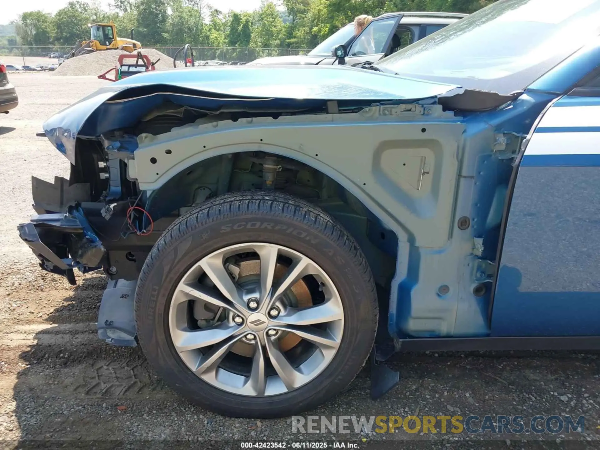18 Photograph of a damaged car 2C3CDZKG7LH132922 DODGE CHALLENGER 2020