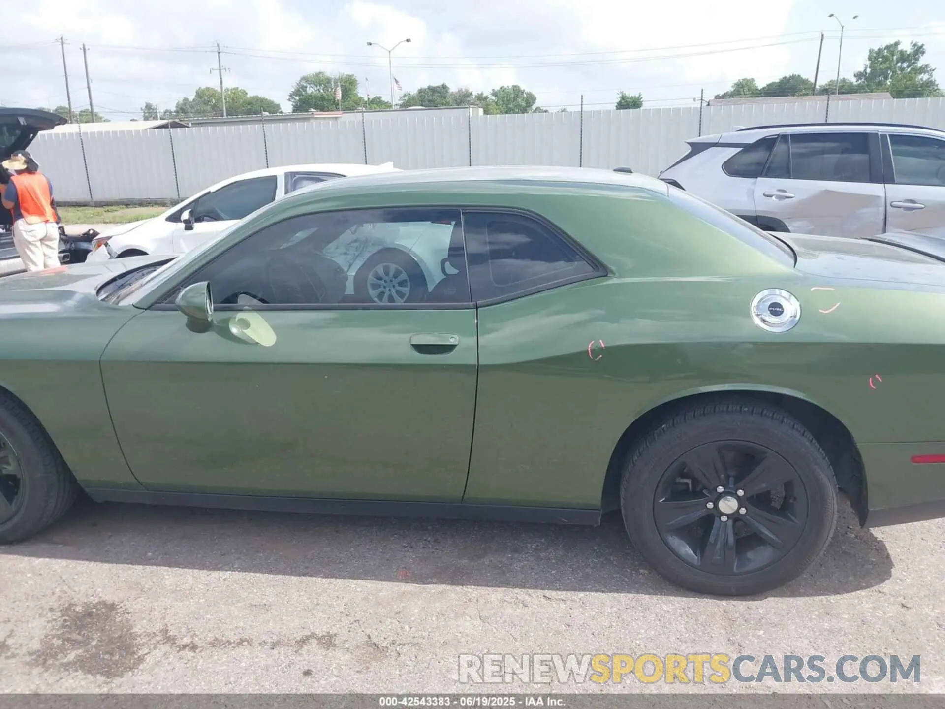 15 Photograph of a damaged car 2C3CDZAG1MH520988 DODGE CHALLENGER 2021