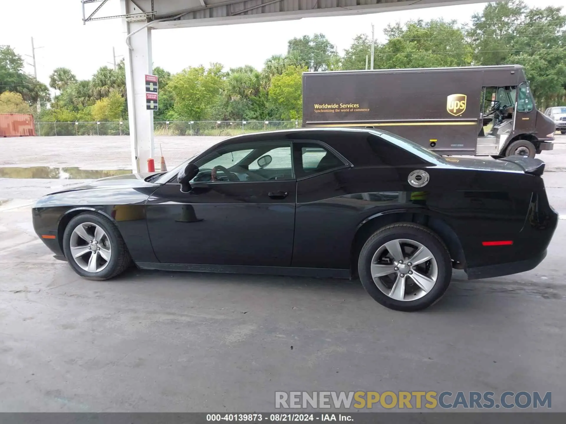14 Photograph of a damaged car 2C3CDZAG2MH627225 DODGE CHALLENGER 2021