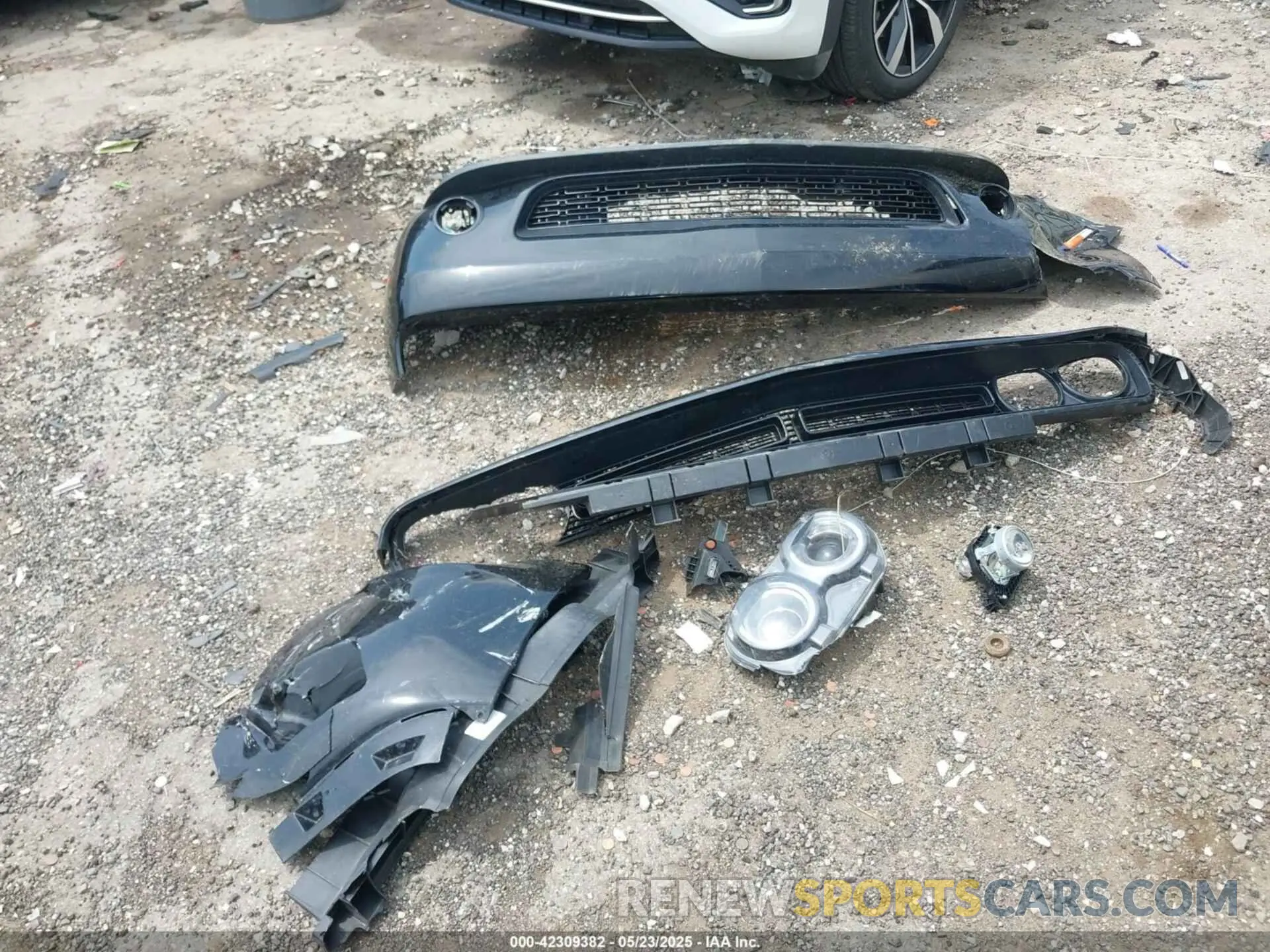 12 Photograph of a damaged car 2C3CDZAG9MH573390 DODGE CHALLENGER 2021