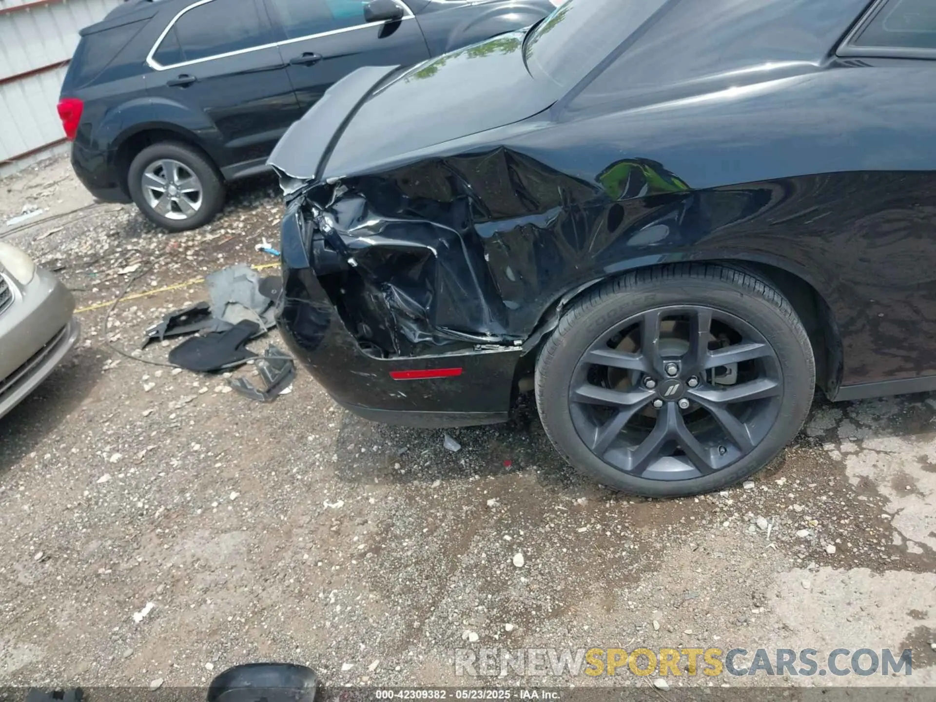 18 Photograph of a damaged car 2C3CDZAG9MH573390 DODGE CHALLENGER 2021