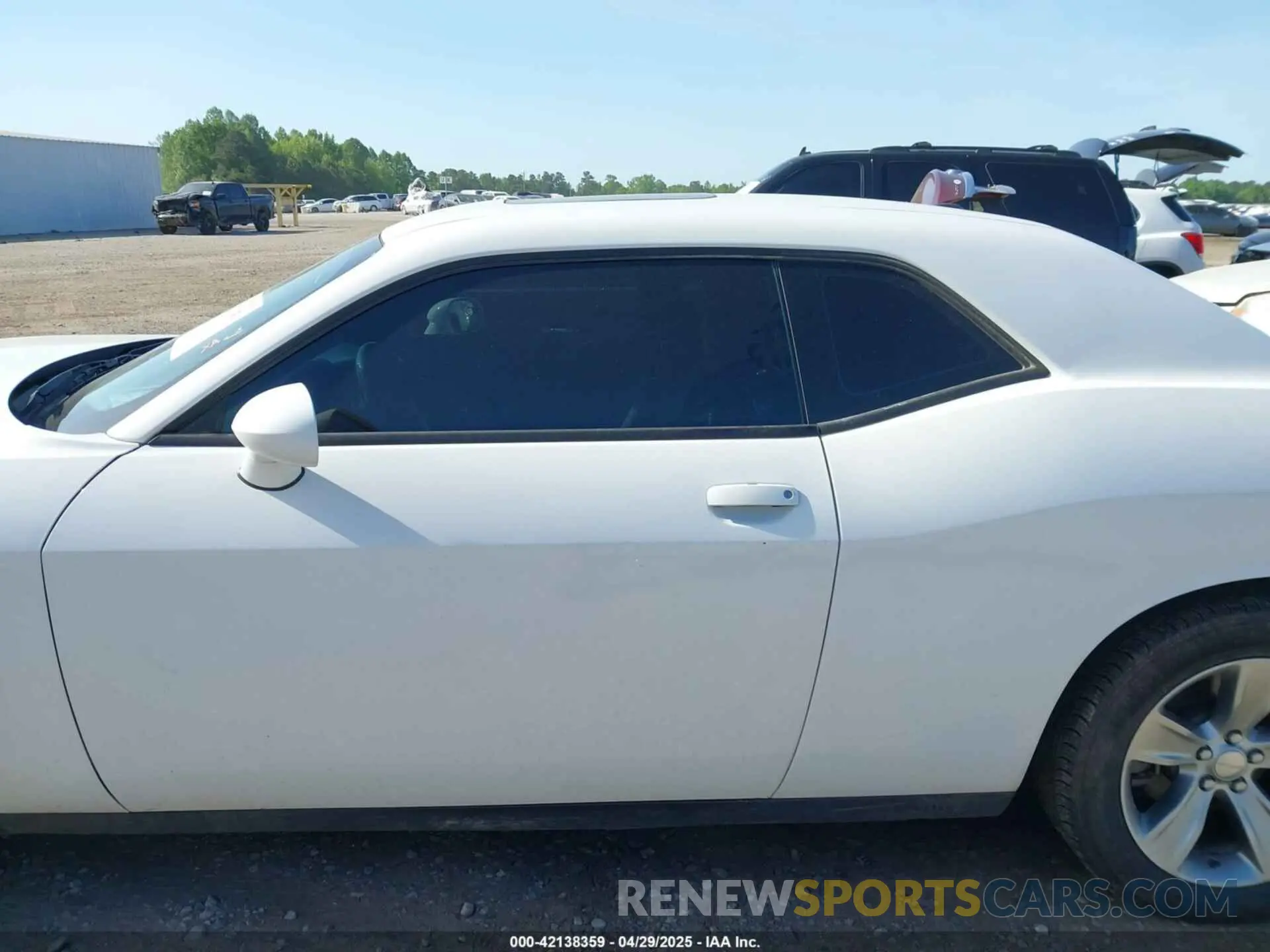 14 Photograph of a damaged car 2C3CDZAG9MH627173 DODGE CHALLENGER 2021