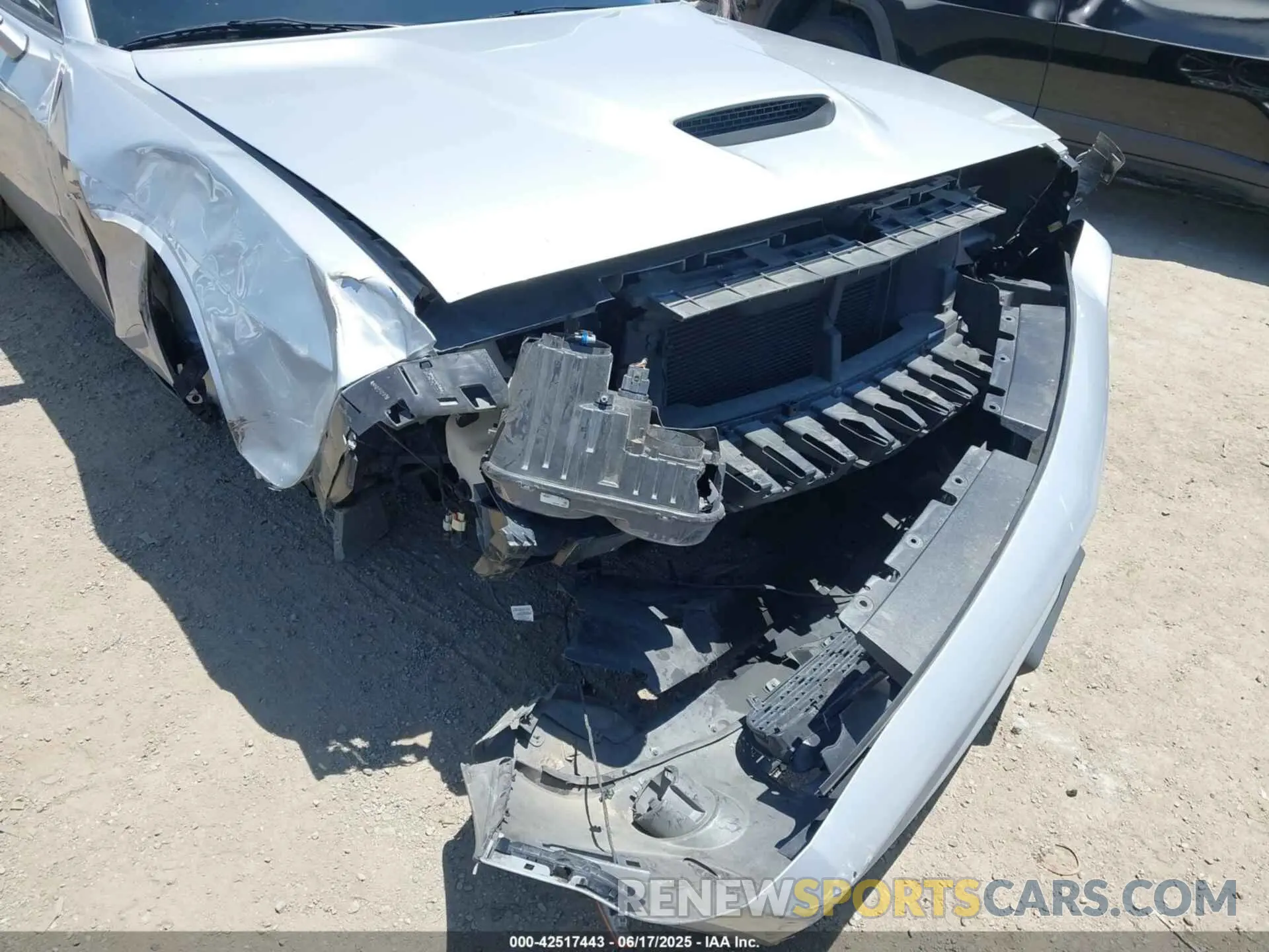 6 Photograph of a damaged car 2C3CDZBT0MH546803 DODGE CHALLENGER 2021