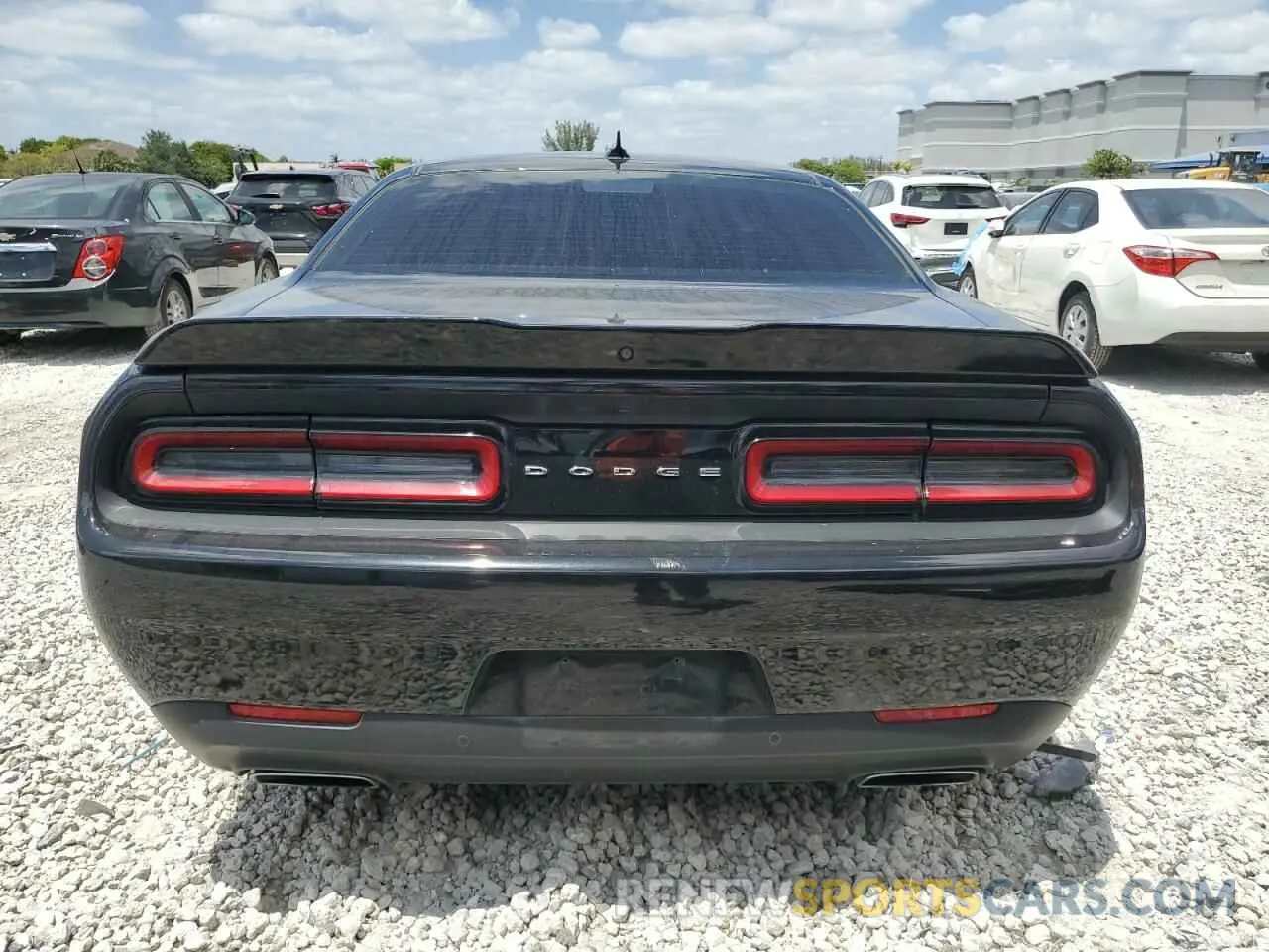 6 Photograph of a damaged car 2C3CDZBT0MH572432 DODGE CHALLENGER 2021