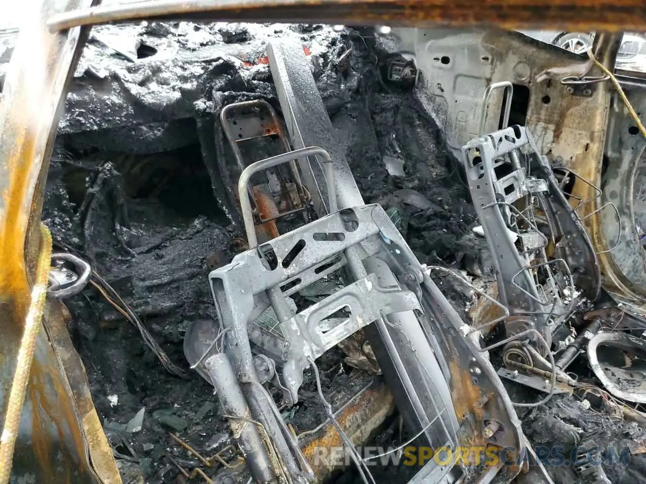 11 Photograph of a damaged car 2C3CDZBT2MH660267 DODGE CHALLENGER 2021