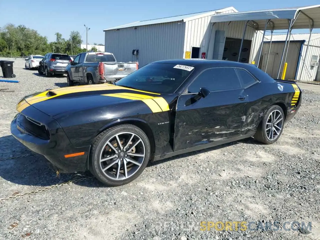 1 Photograph of a damaged car 2C3CDZBT2MH660981 DODGE CHALLENGER 2021