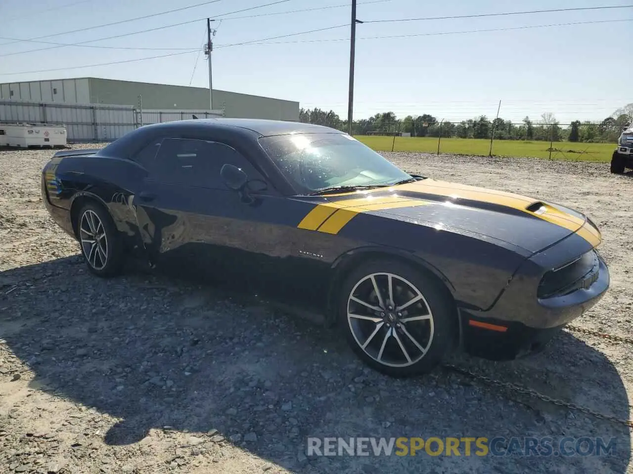 4 Photograph of a damaged car 2C3CDZBT2MH660981 DODGE CHALLENGER 2021