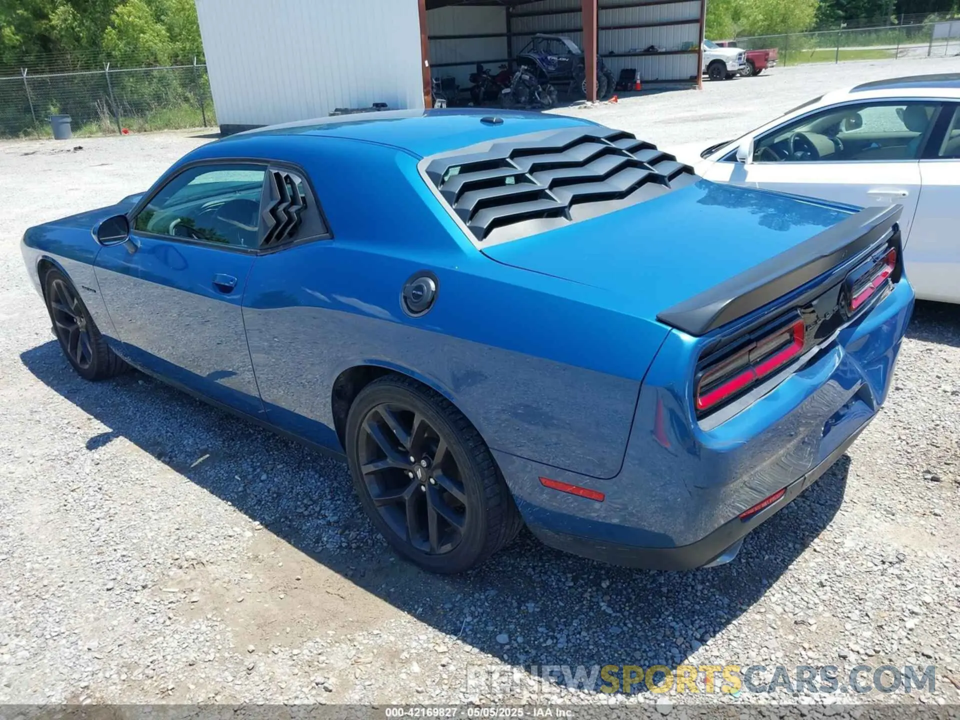 3 Photograph of a damaged car 2C3CDZBT3MH590732 DODGE CHALLENGER 2021