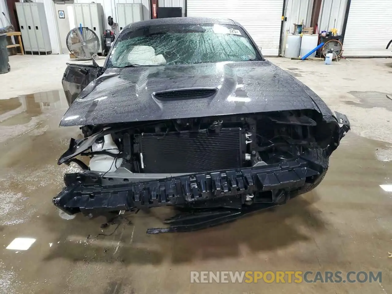 5 Photograph of a damaged car 2C3CDZBT5MH631930 DODGE CHALLENGER 2021
