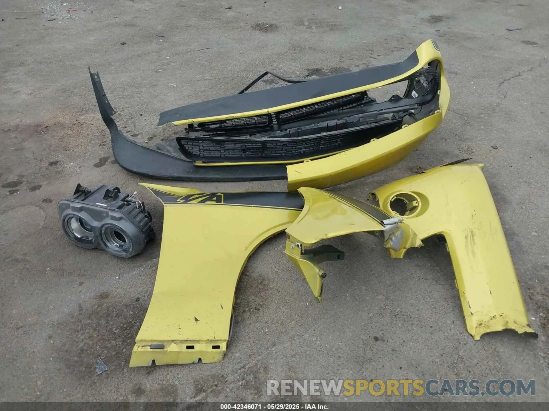 11 Photograph of a damaged car 2C3CDZBT5MH635251 DODGE CHALLENGER 2021