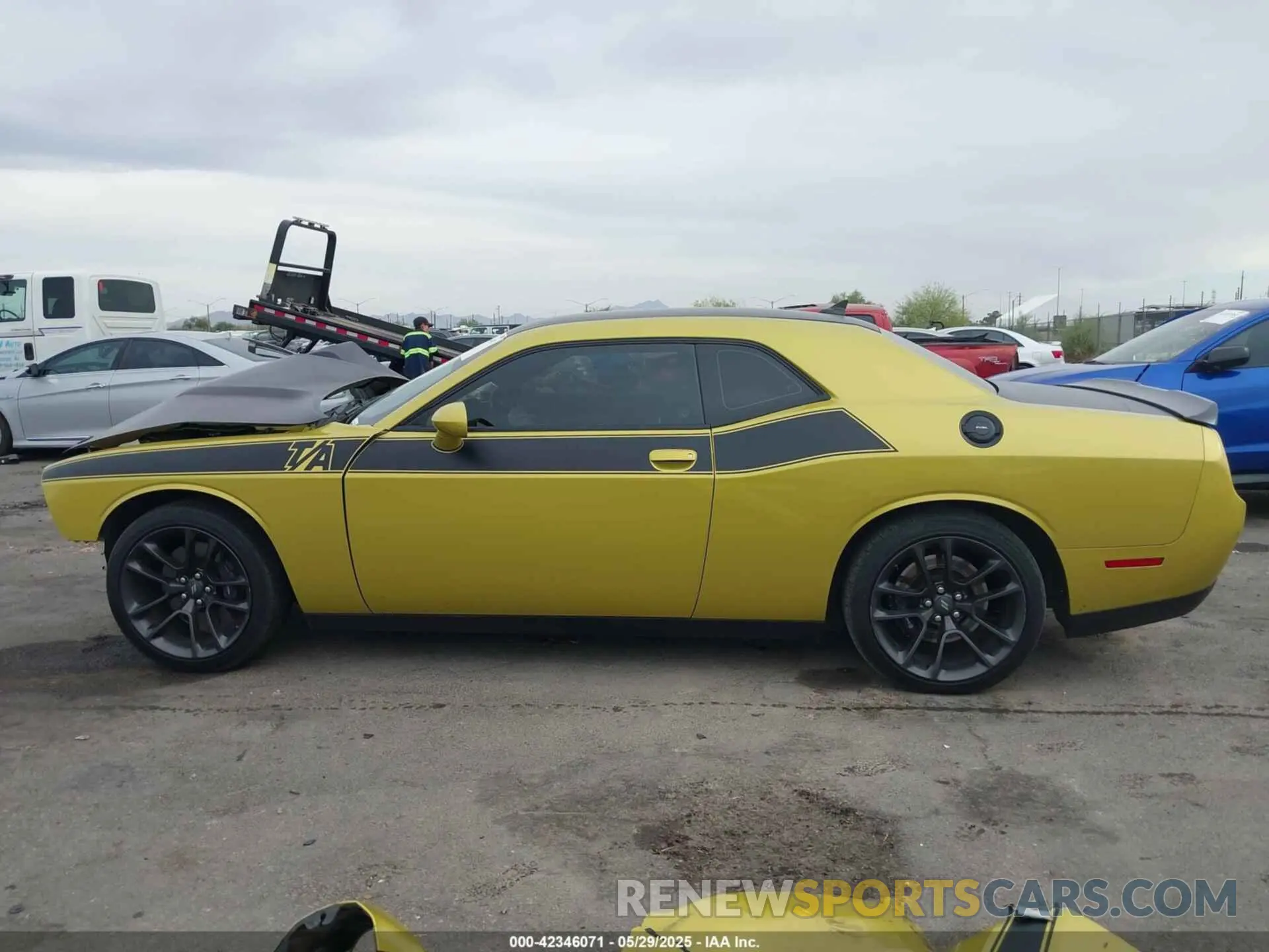 14 Photograph of a damaged car 2C3CDZBT5MH635251 DODGE CHALLENGER 2021