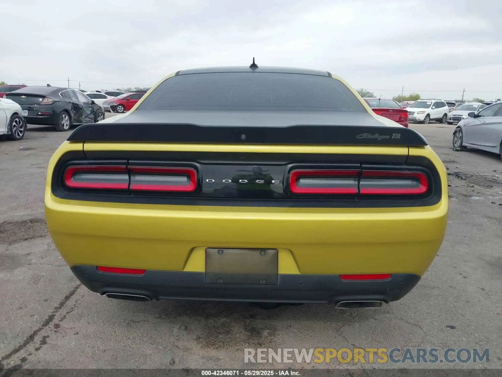 16 Photograph of a damaged car 2C3CDZBT5MH635251 DODGE CHALLENGER 2021