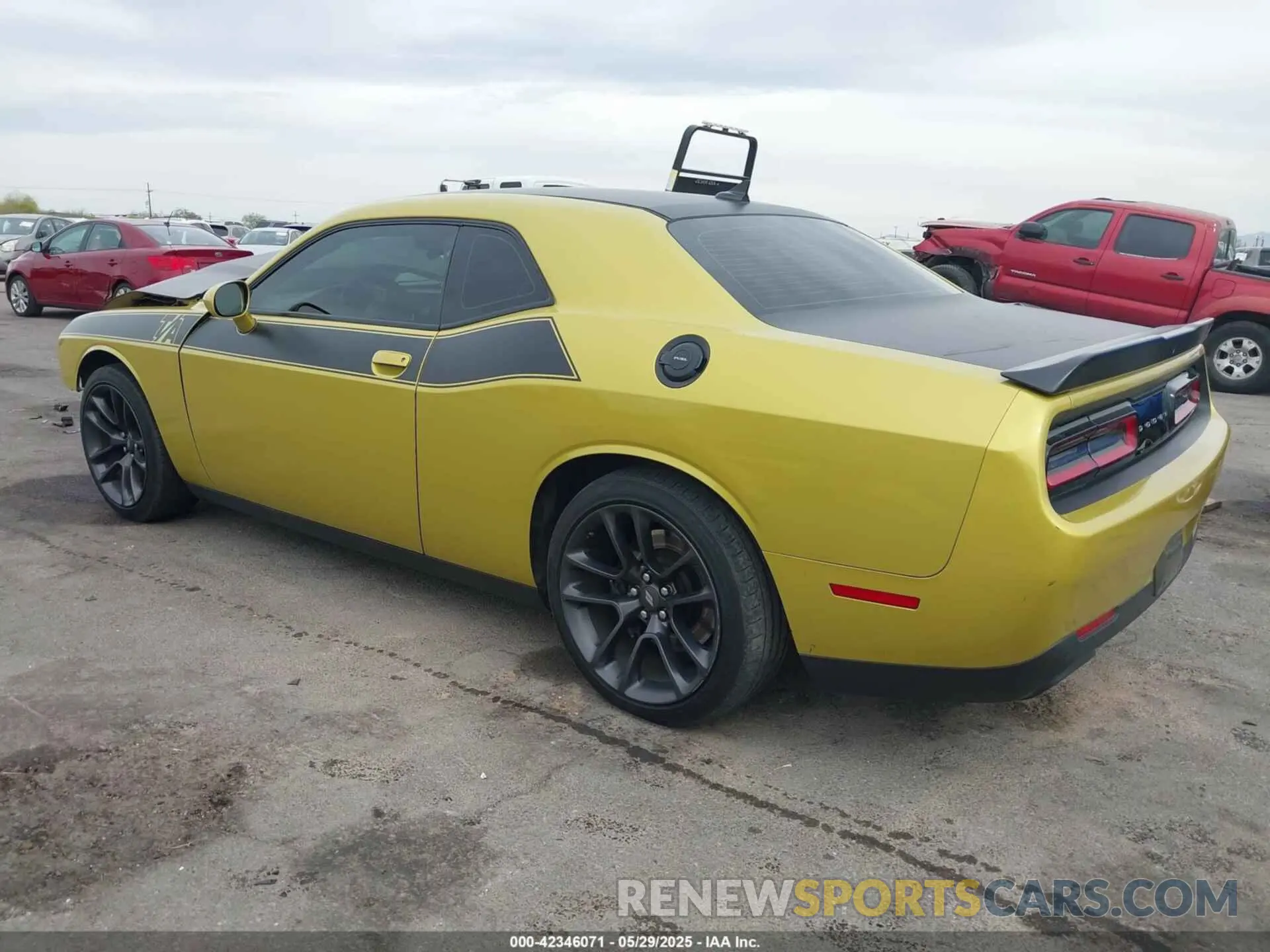 3 Photograph of a damaged car 2C3CDZBT5MH635251 DODGE CHALLENGER 2021