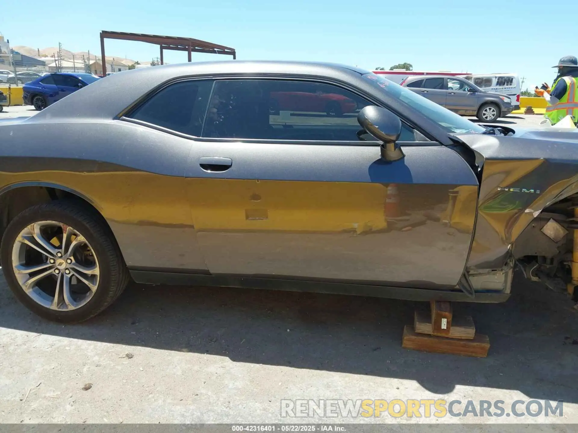 14 Photograph of a damaged car 2C3CDZBT8MH526489 DODGE CHALLENGER 2021