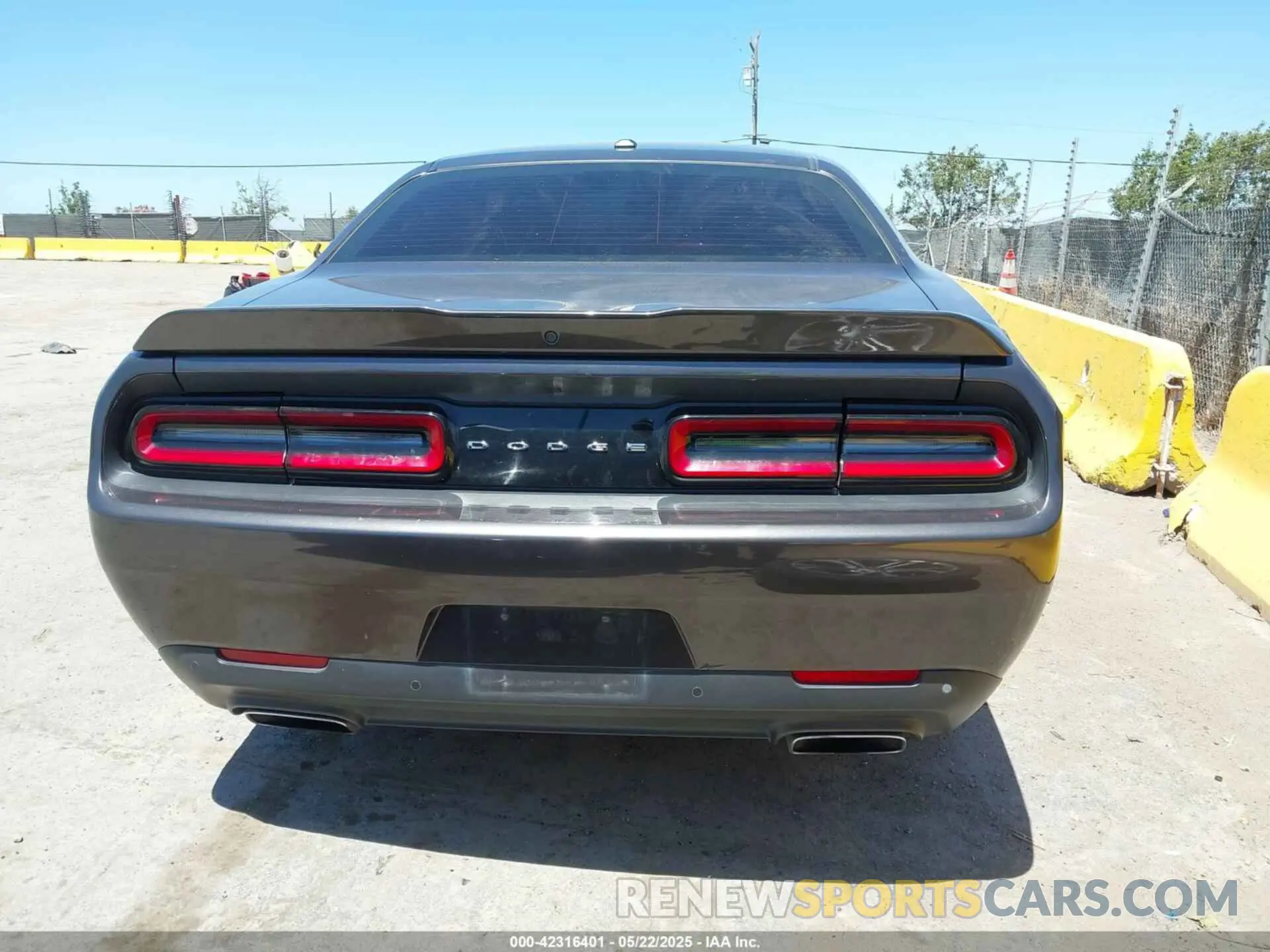 17 Photograph of a damaged car 2C3CDZBT8MH526489 DODGE CHALLENGER 2021