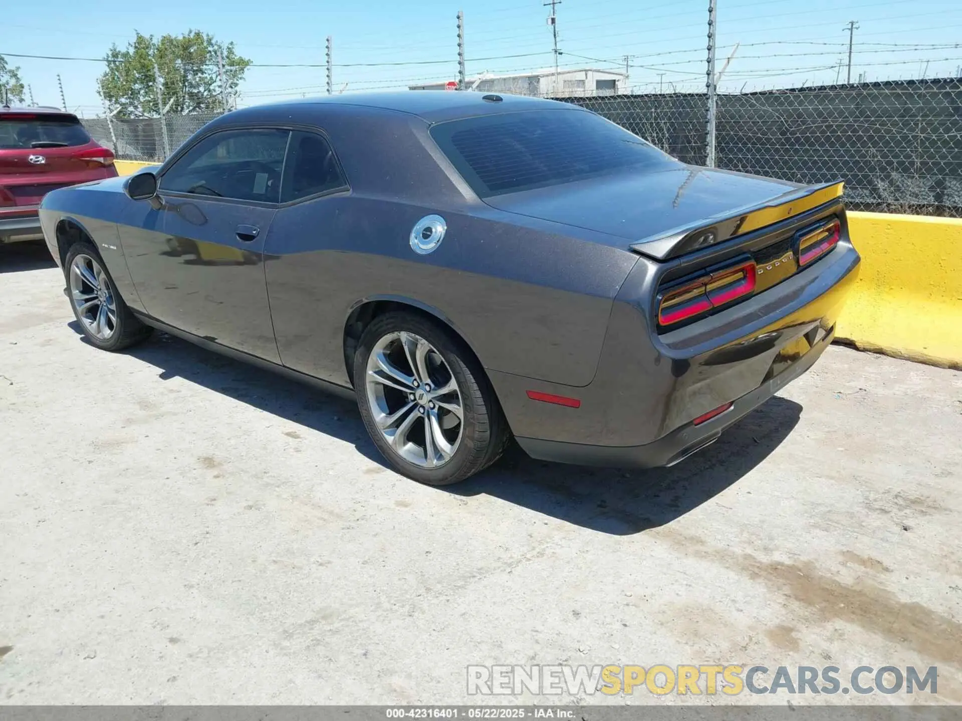 3 Photograph of a damaged car 2C3CDZBT8MH526489 DODGE CHALLENGER 2021