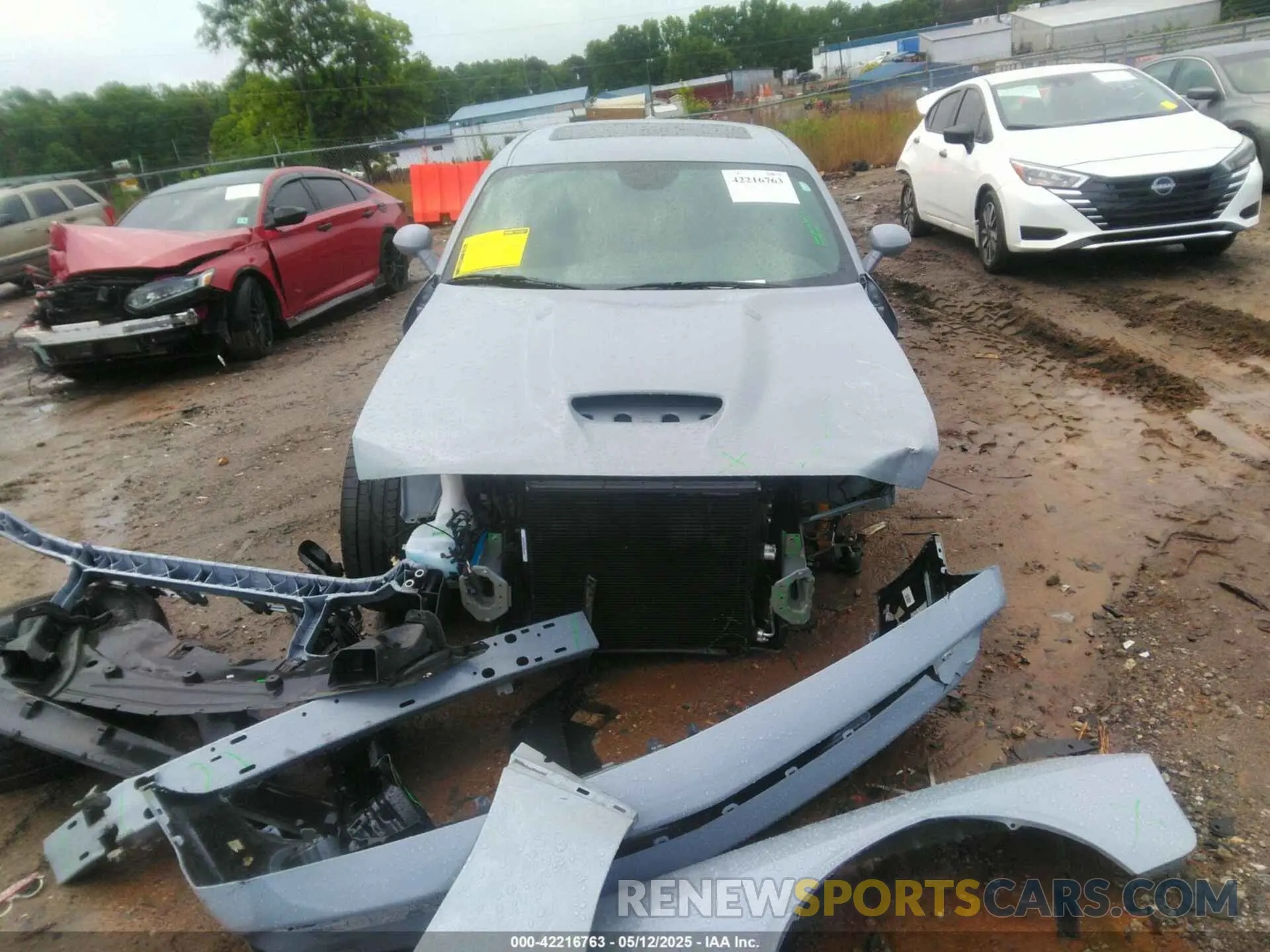 12 Photograph of a damaged car 2C3CDZBT8MH564773 DODGE CHALLENGER 2021