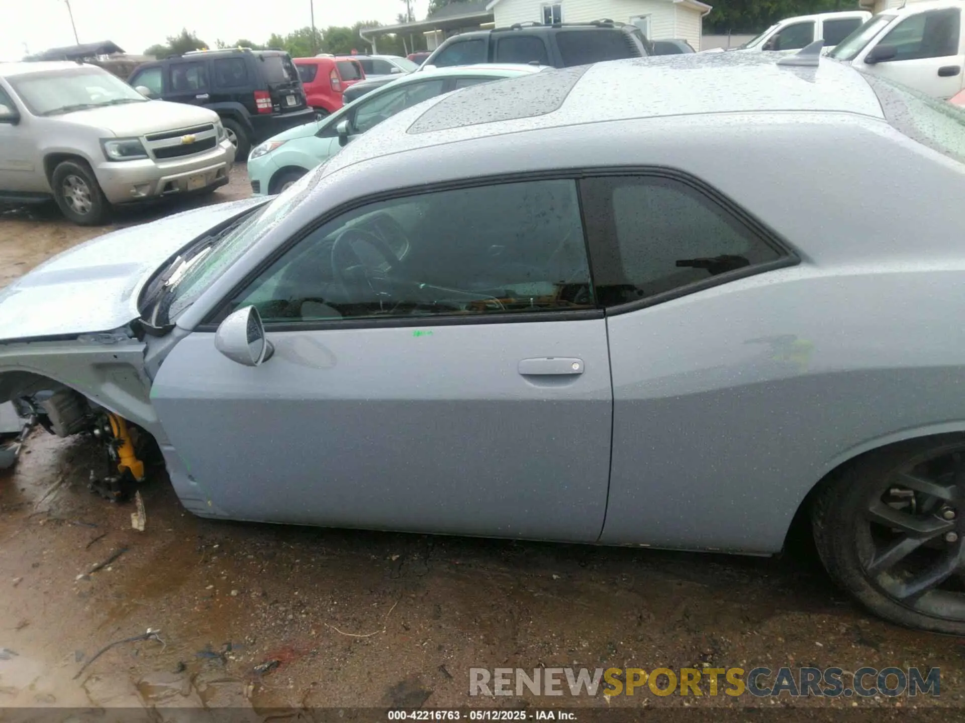 14 Photograph of a damaged car 2C3CDZBT8MH564773 DODGE CHALLENGER 2021