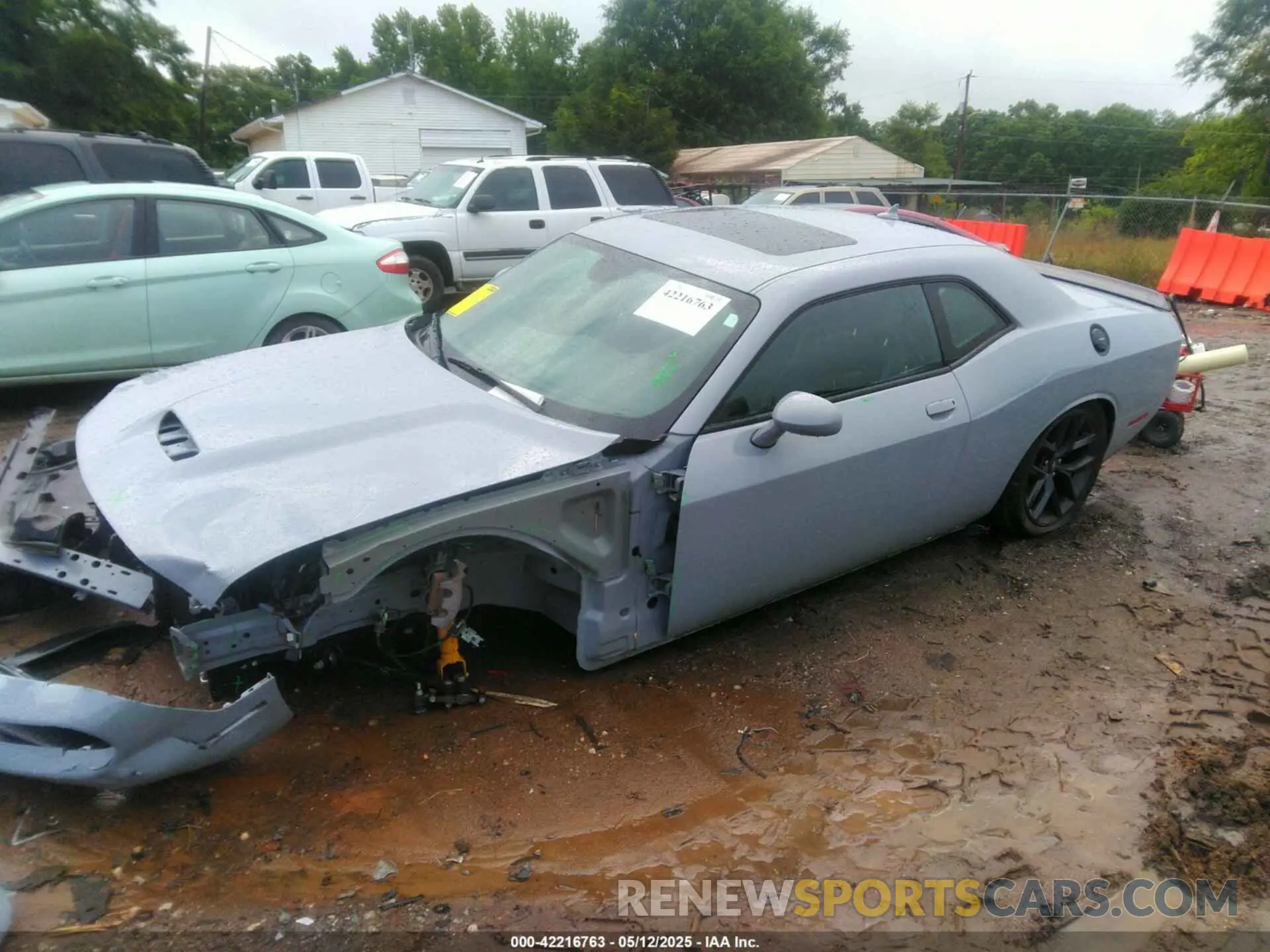 2 Photograph of a damaged car 2C3CDZBT8MH564773 DODGE CHALLENGER 2021