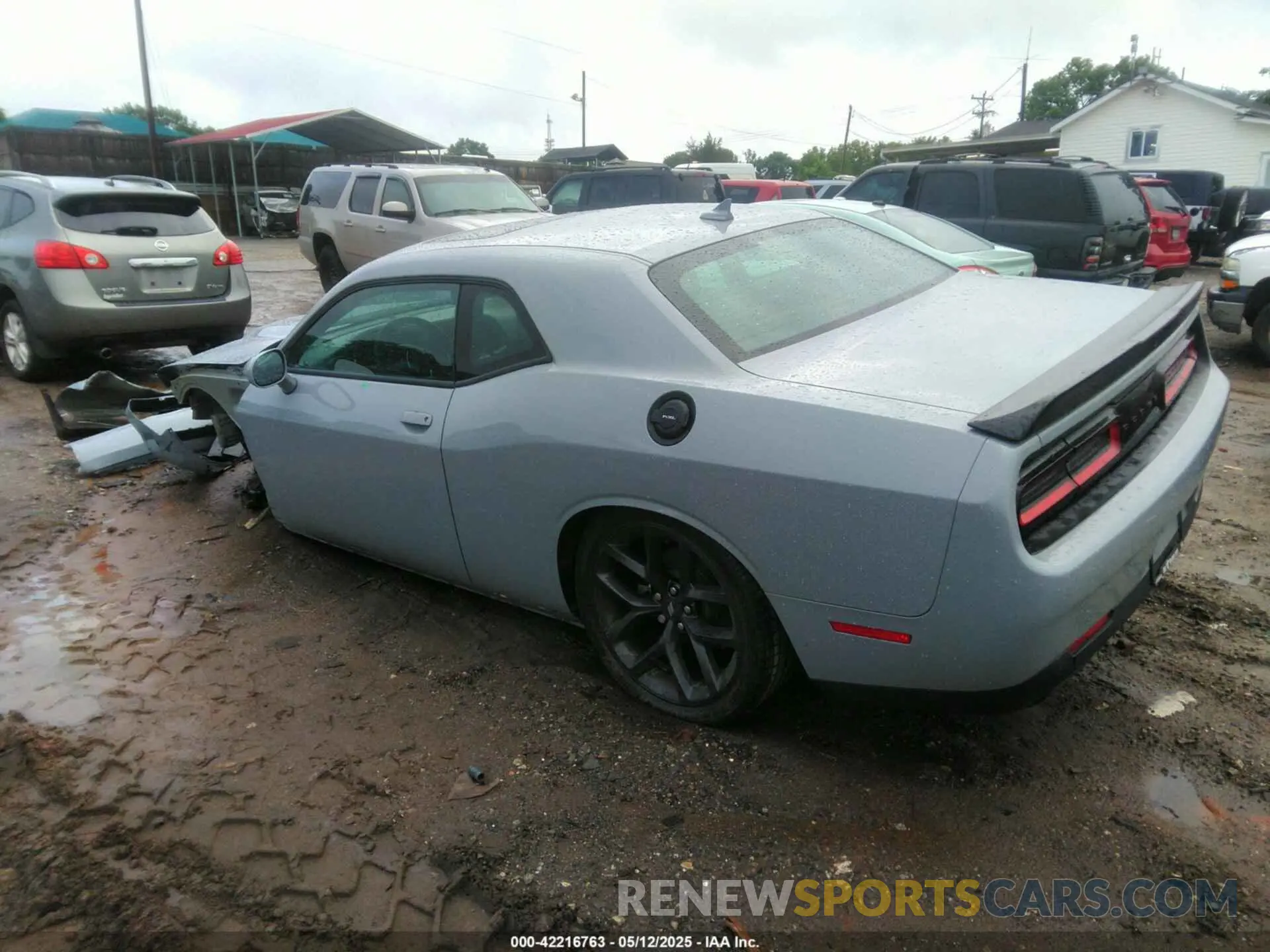 3 Photograph of a damaged car 2C3CDZBT8MH564773 DODGE CHALLENGER 2021