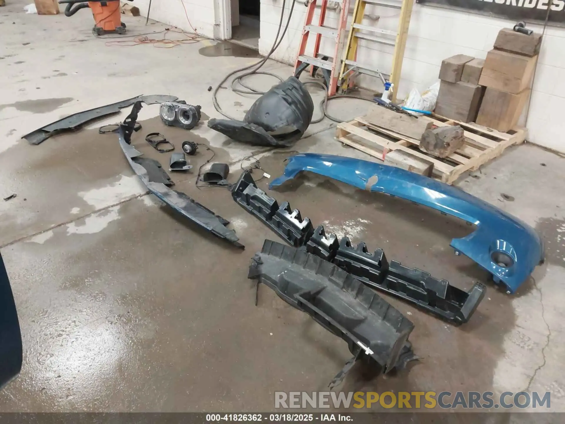 12 Photograph of a damaged car 2C3CDZBT8MH571125 DODGE CHALLENGER 2021