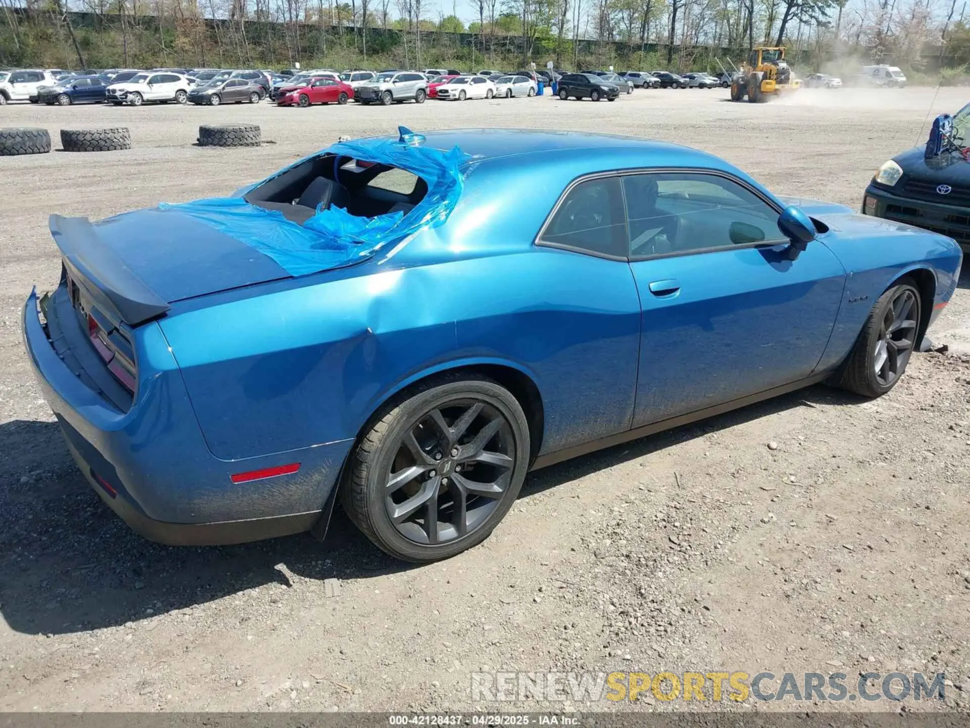 4 Photograph of a damaged car 2C3CDZBT9MH631414 DODGE CHALLENGER 2021
