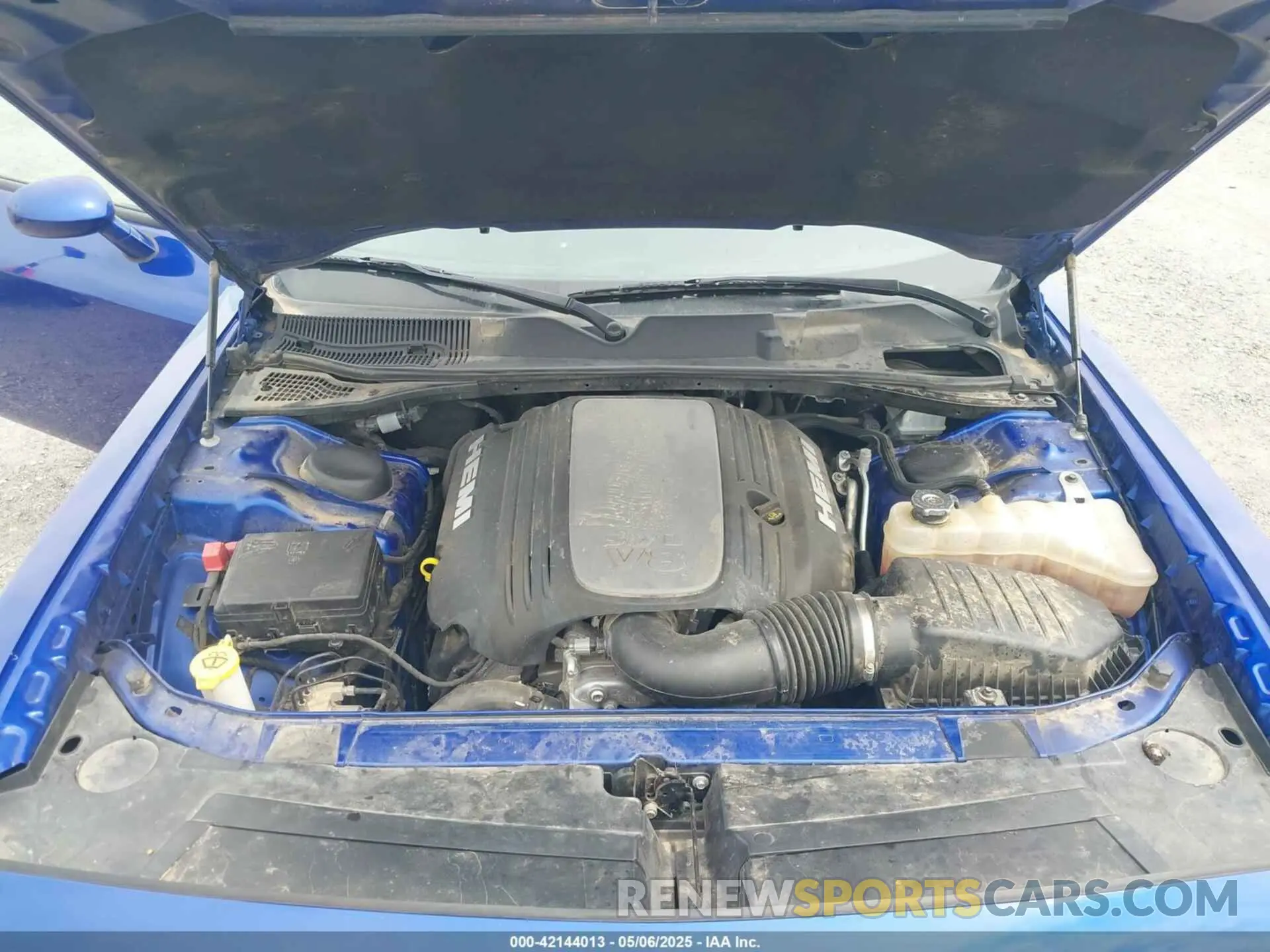 10 Photograph of a damaged car 2C3CDZBTXMH560367 DODGE CHALLENGER 2021