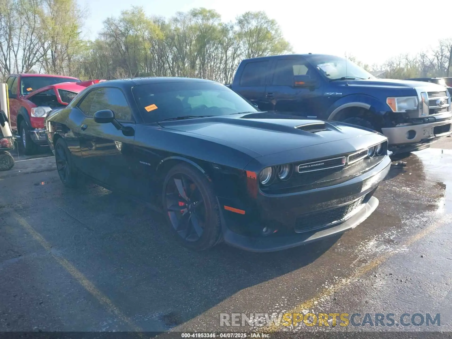 1 Photograph of a damaged car 2C3CDZBTXMH680640 DODGE CHALLENGER 2021