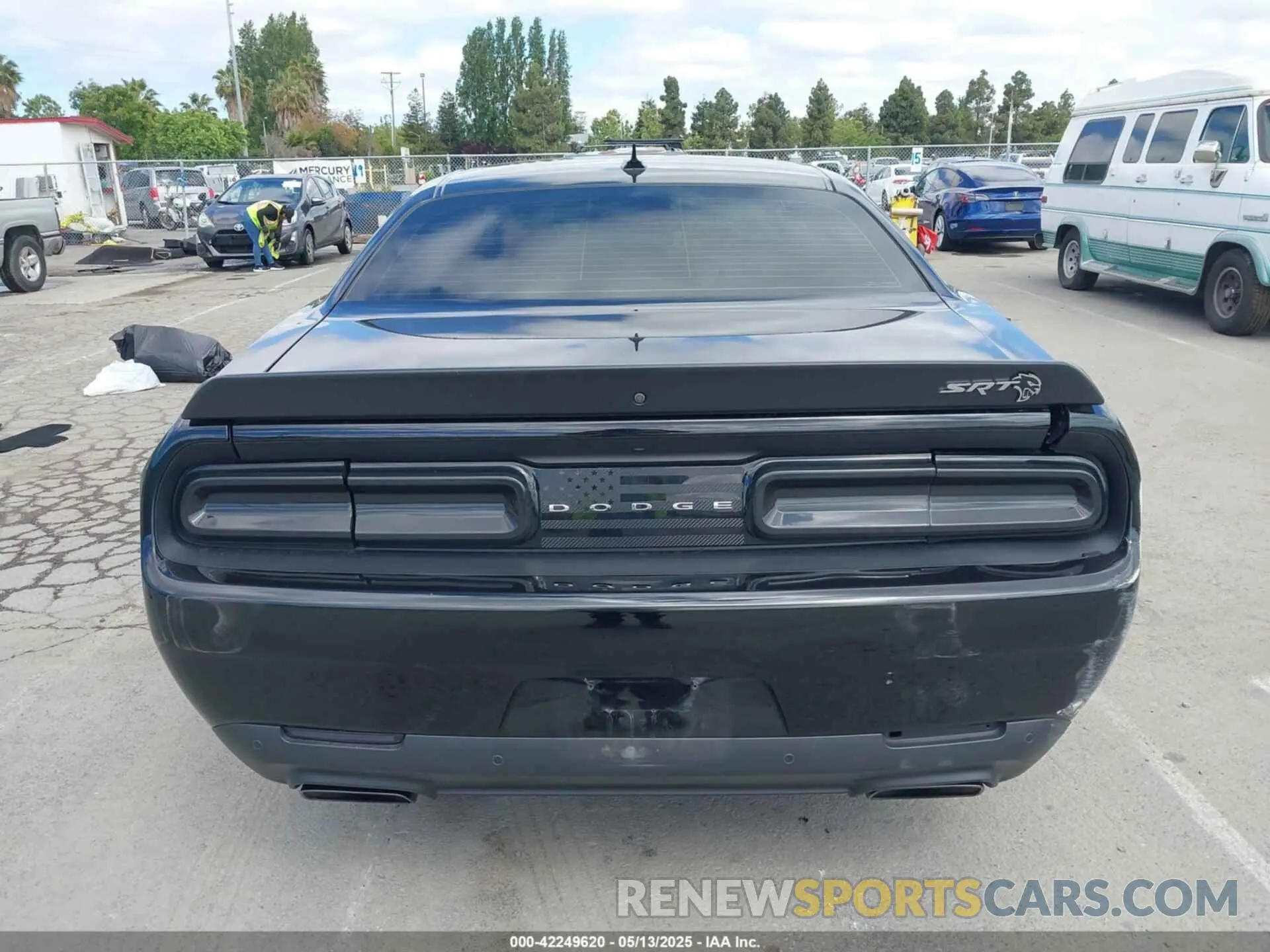 17 Photograph of a damaged car 2C3CDZC93MH626955 DODGE CHALLENGER 2021