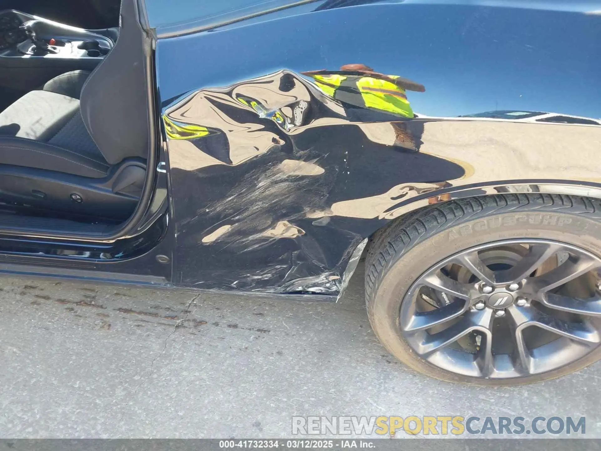 6 Photograph of a damaged car 2C3CDZFJ0MH526642 DODGE CHALLENGER 2021