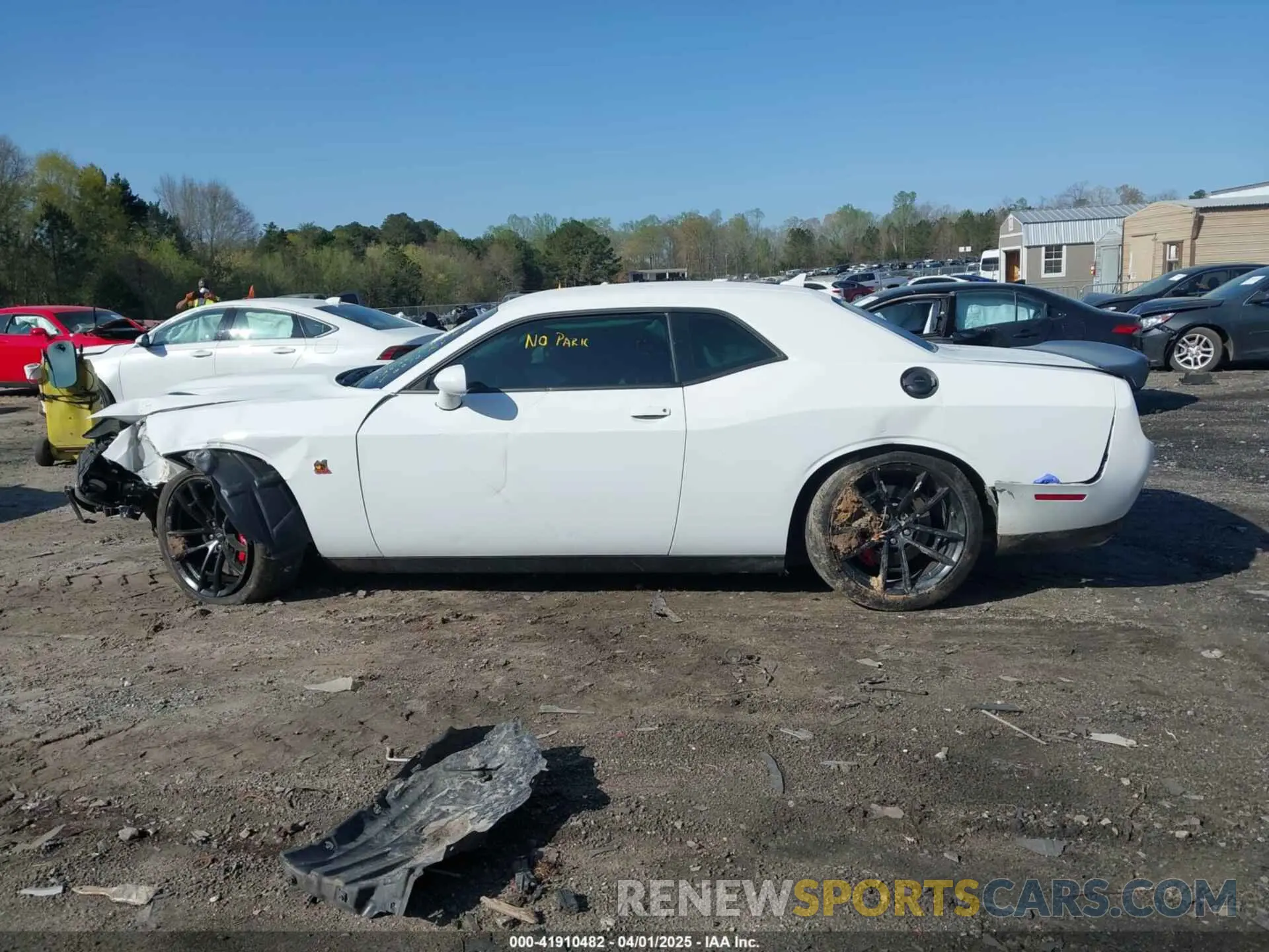 14 Photograph of a damaged car 2C3CDZFJ0MH646070 DODGE CHALLENGER 2021