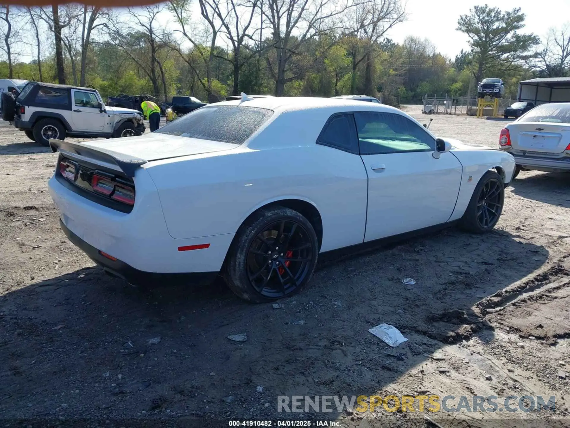 4 Photograph of a damaged car 2C3CDZFJ0MH646070 DODGE CHALLENGER 2021