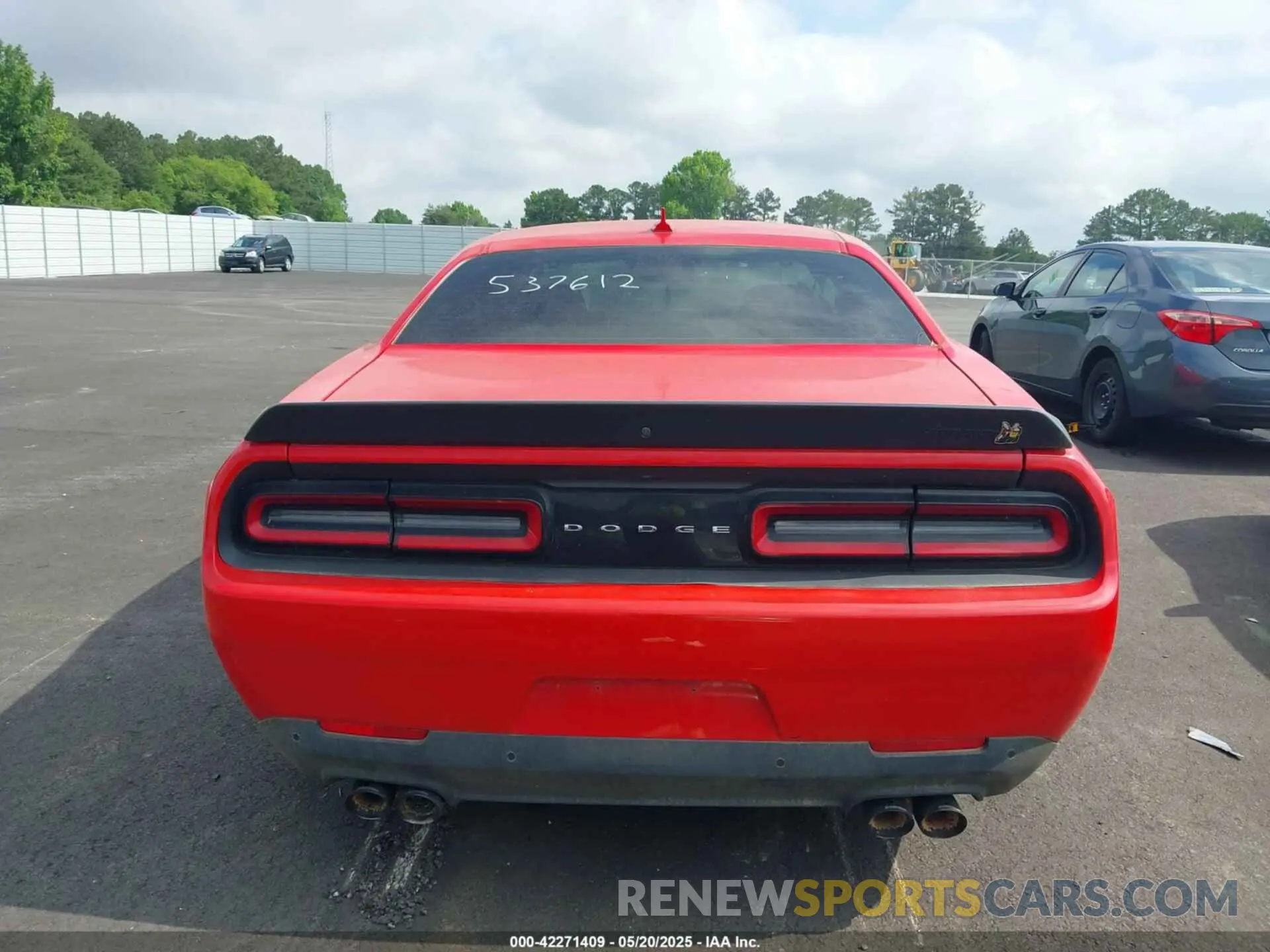 16 Photograph of a damaged car 2C3CDZFJ2MH537612 DODGE CHALLENGER 2021