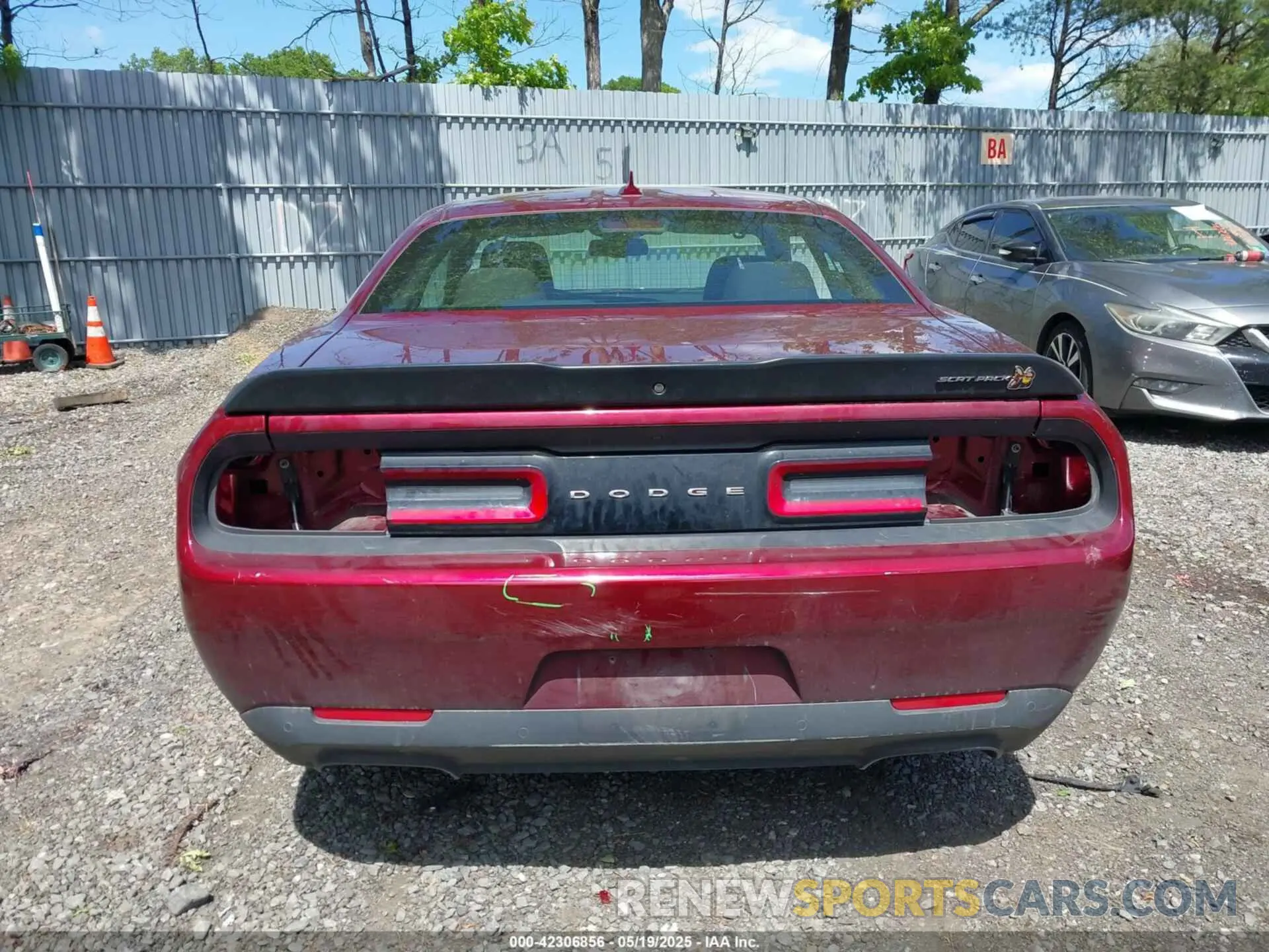 16 Photograph of a damaged car 2C3CDZFJ4MH641972 DODGE CHALLENGER 2021