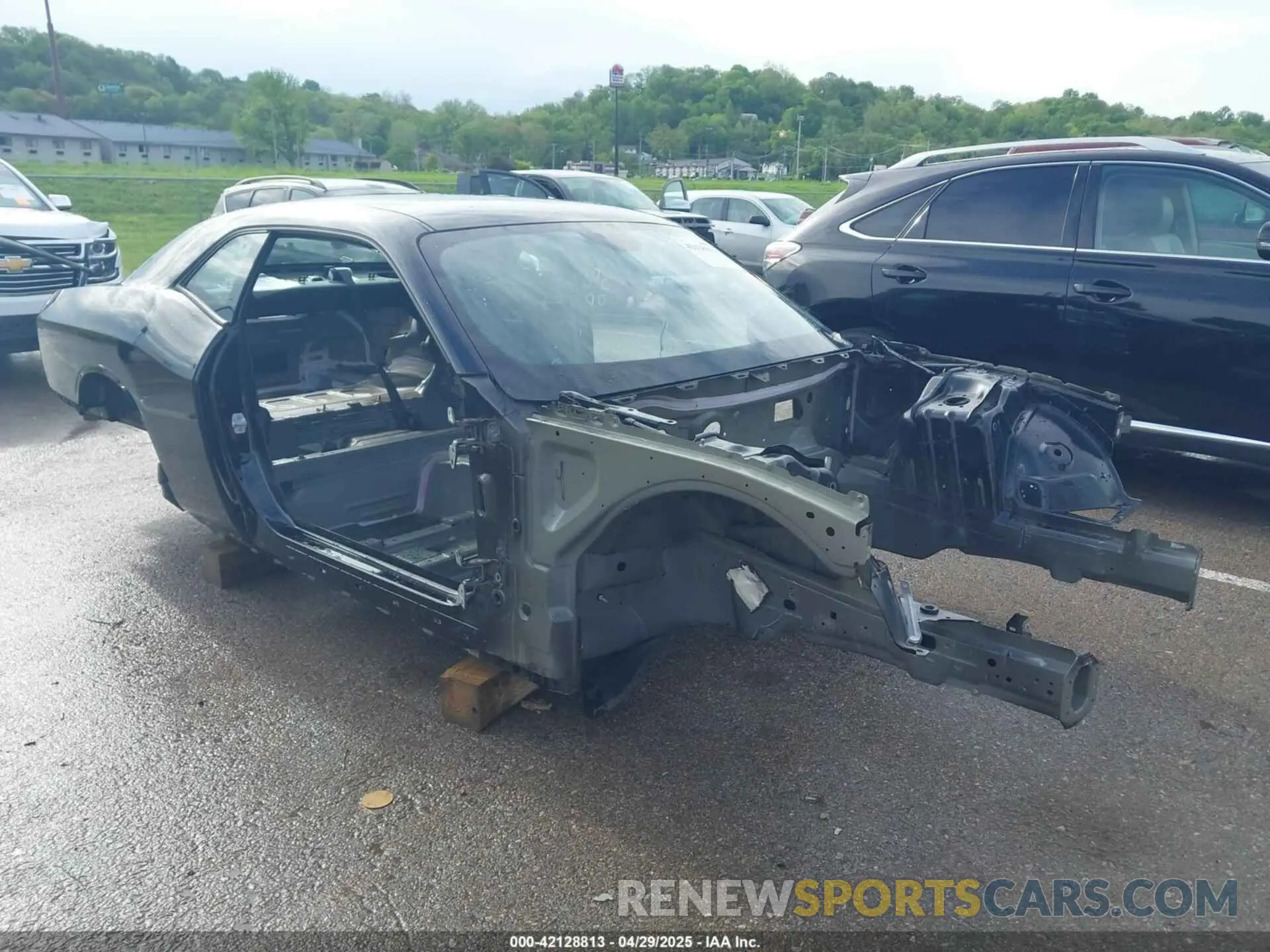 1 Photograph of a damaged car 2C3CDZFJ4MH663907 DODGE CHALLENGER 2021