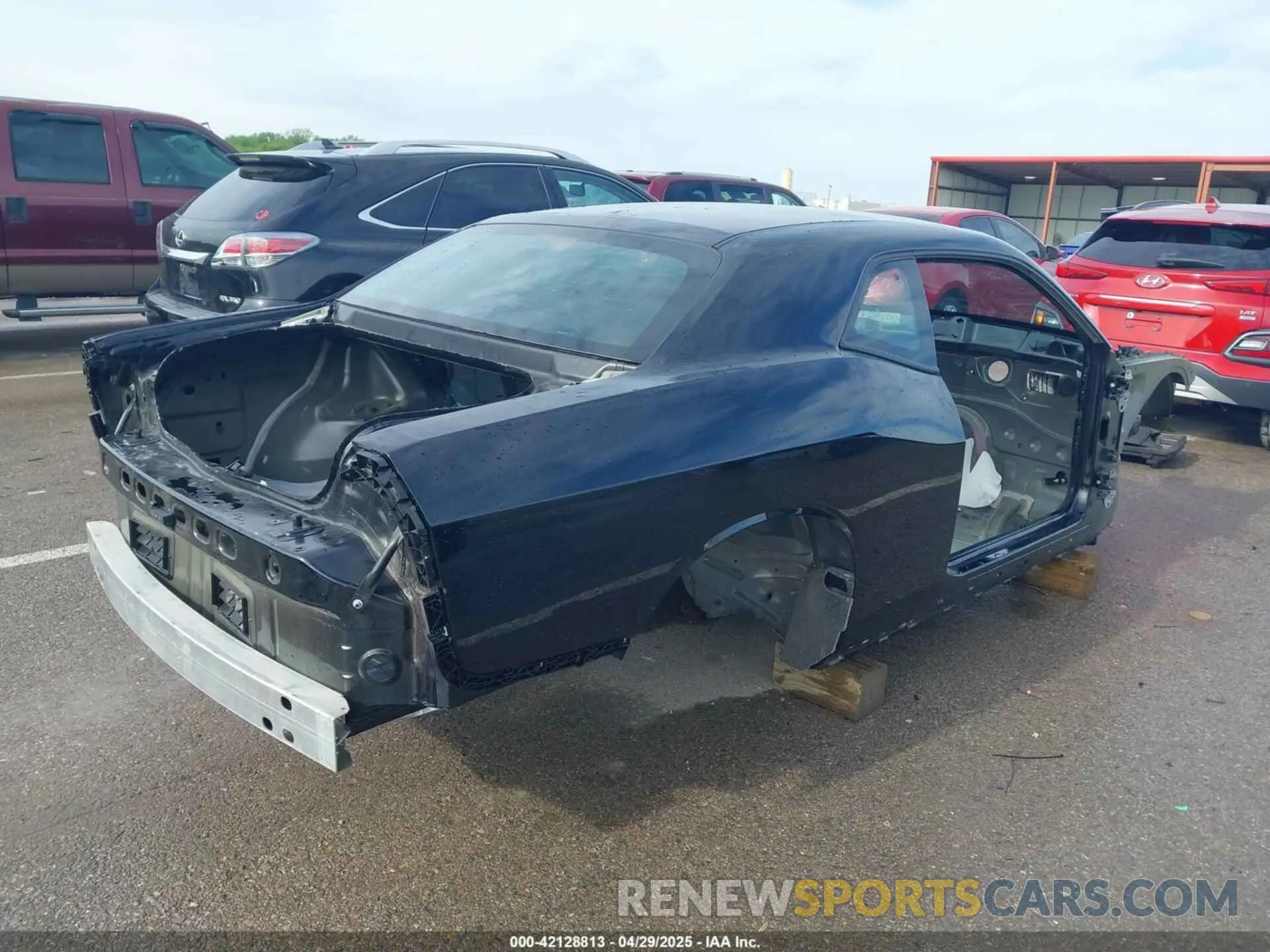 4 Photograph of a damaged car 2C3CDZFJ4MH663907 DODGE CHALLENGER 2021