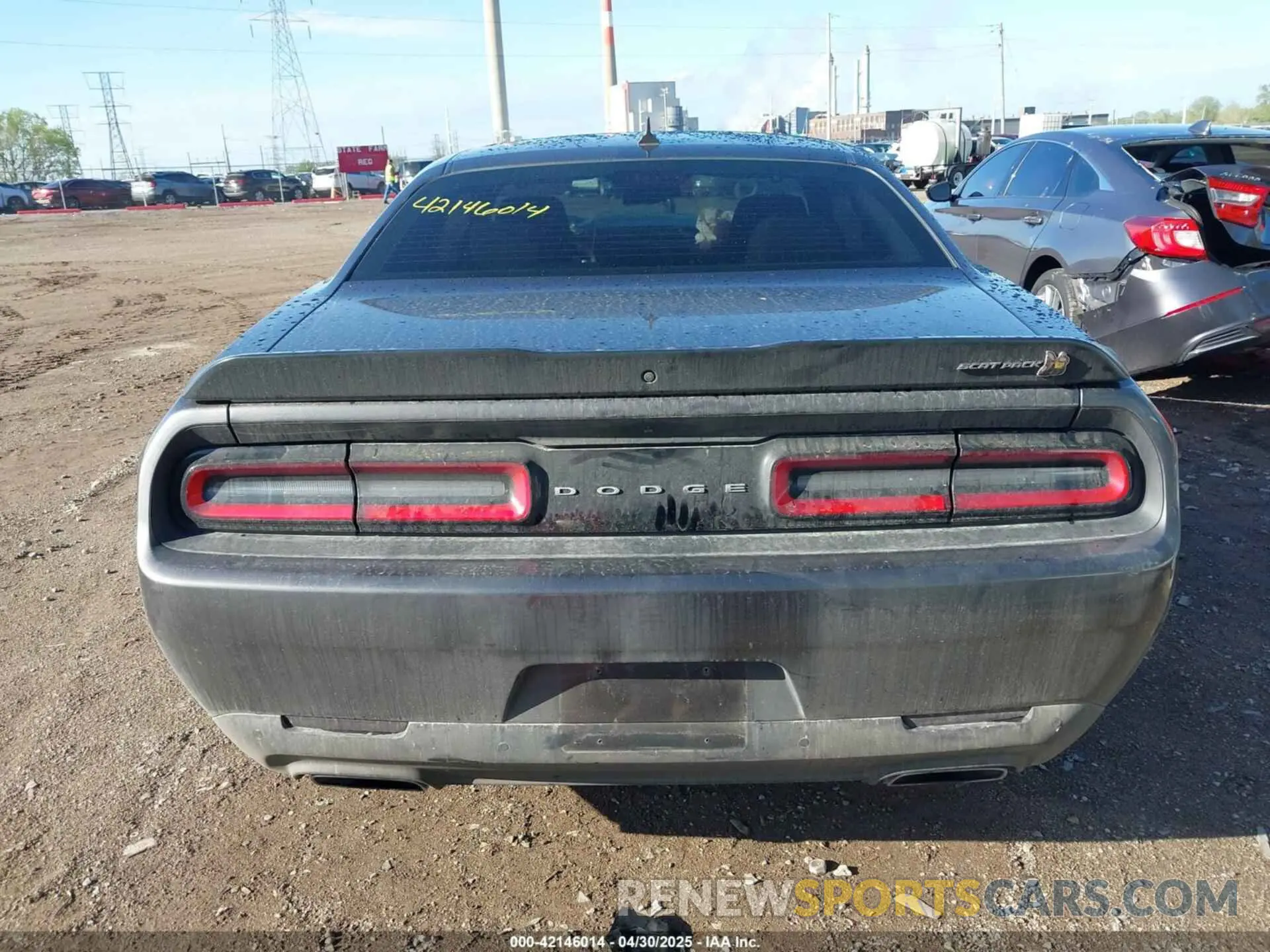 16 Photograph of a damaged car 2C3CDZFJ4MH673708 DODGE CHALLENGER 2021