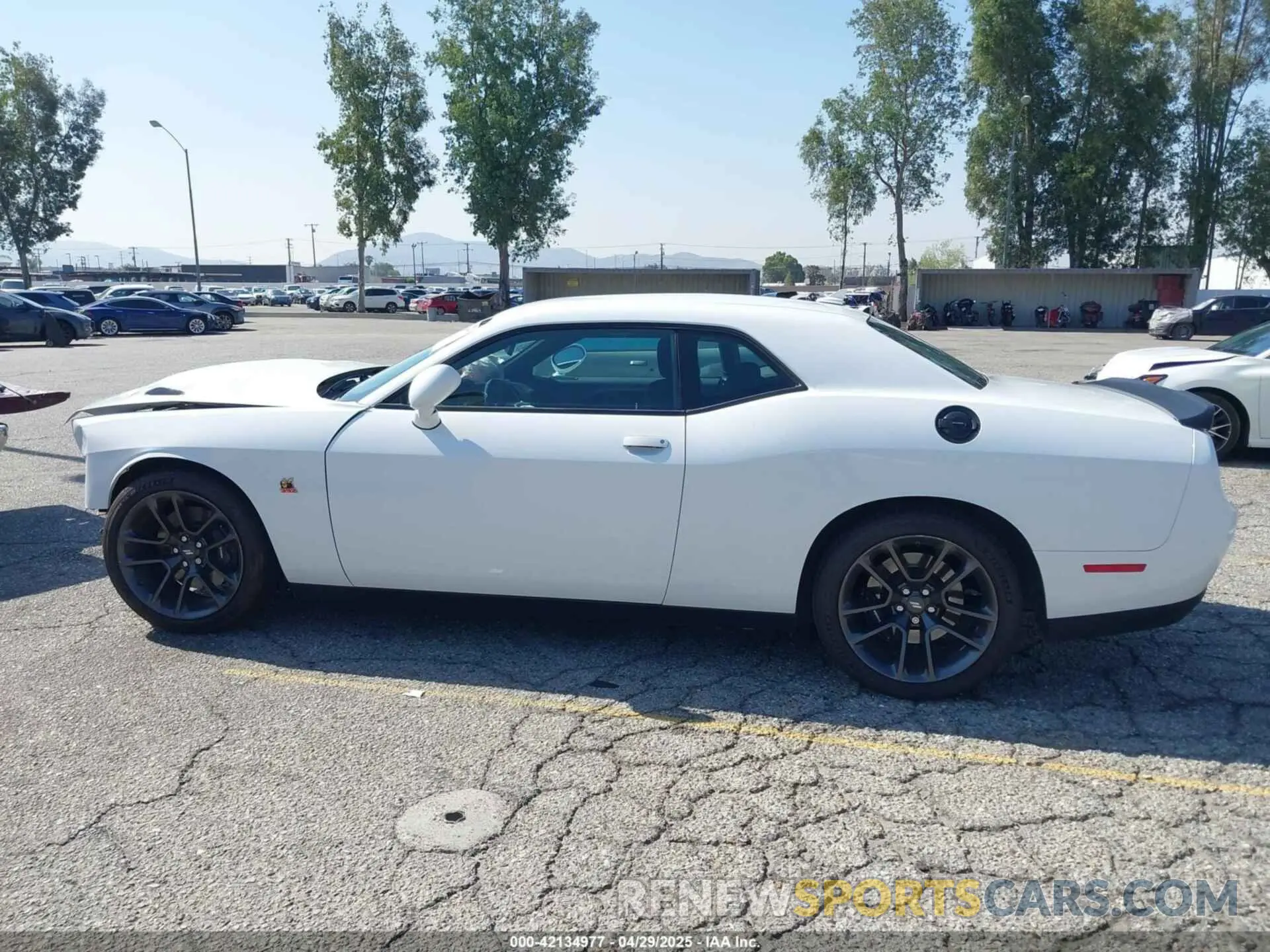 15 Photograph of a damaged car 2C3CDZFJ5MH530752 DODGE CHALLENGER 2021