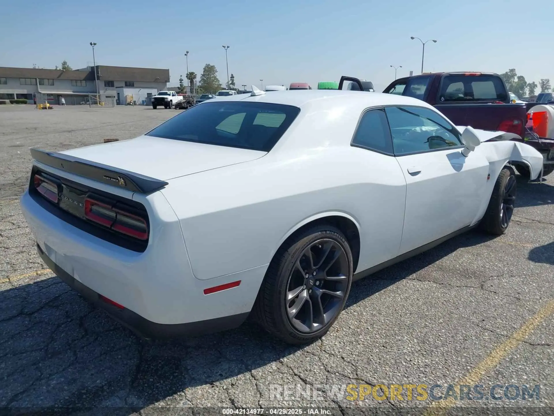 4 Photograph of a damaged car 2C3CDZFJ5MH530752 DODGE CHALLENGER 2021