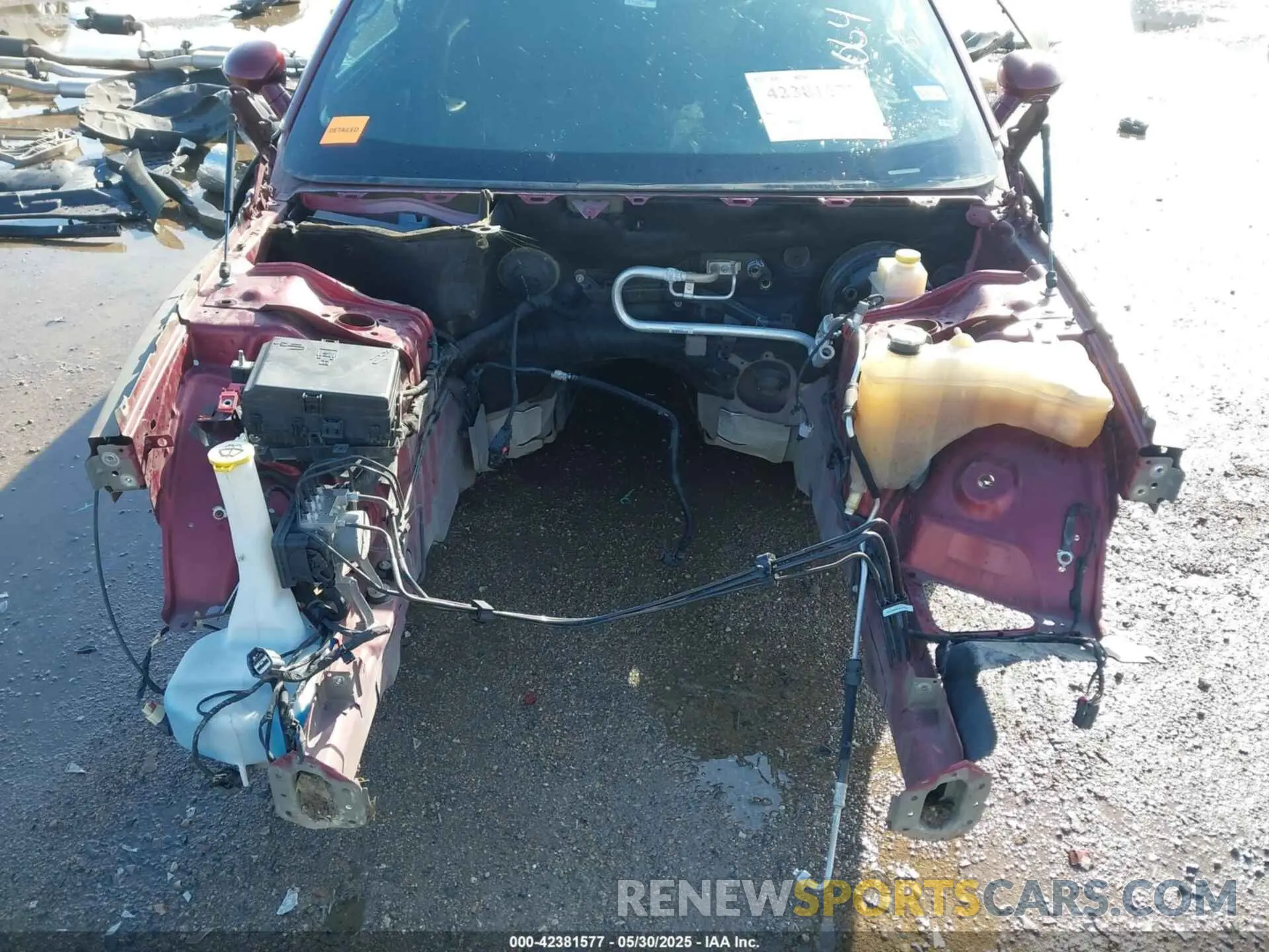 10 Photograph of a damaged car 2C3CDZFJ5MH586898 DODGE CHALLENGER 2021